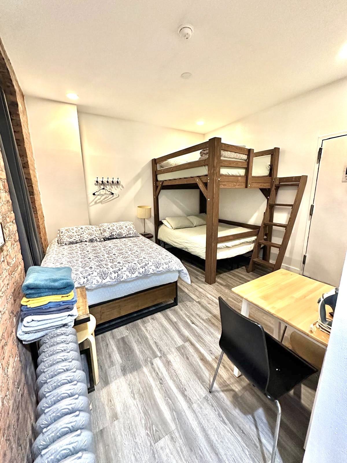 A+ Location Superior Studio with 3 Beds