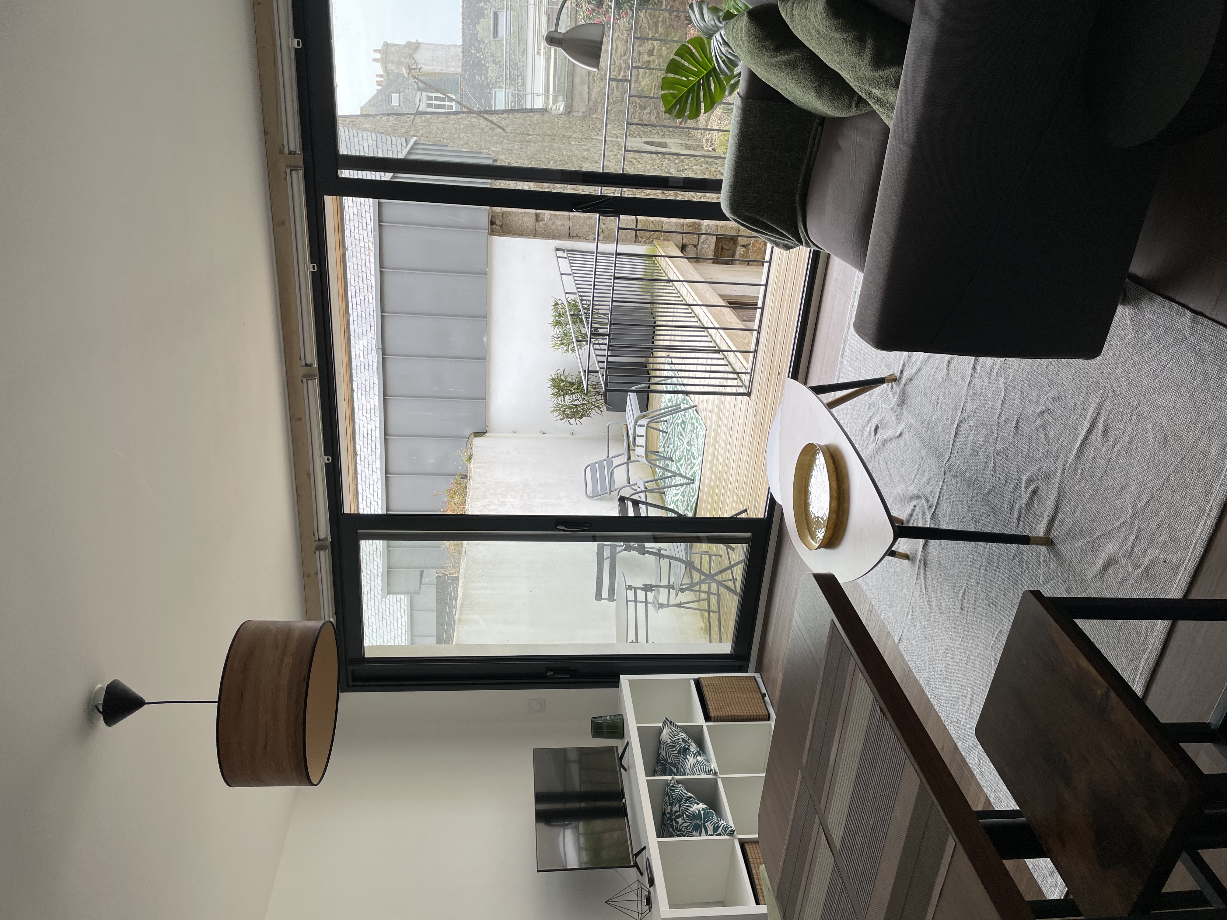 Apartment with terrace in the city center.