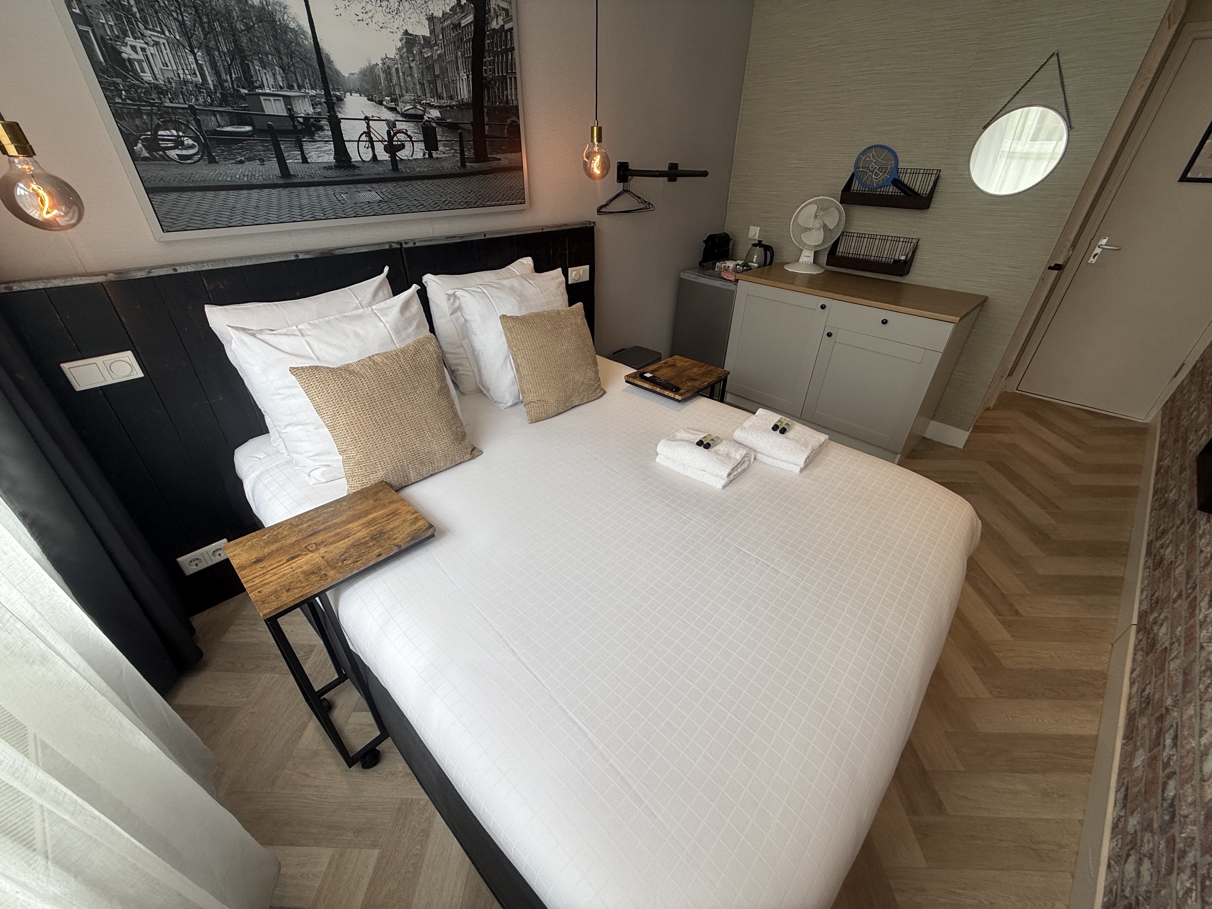 Airco Romantic Cozy airbnb @ centerpoint A'dam