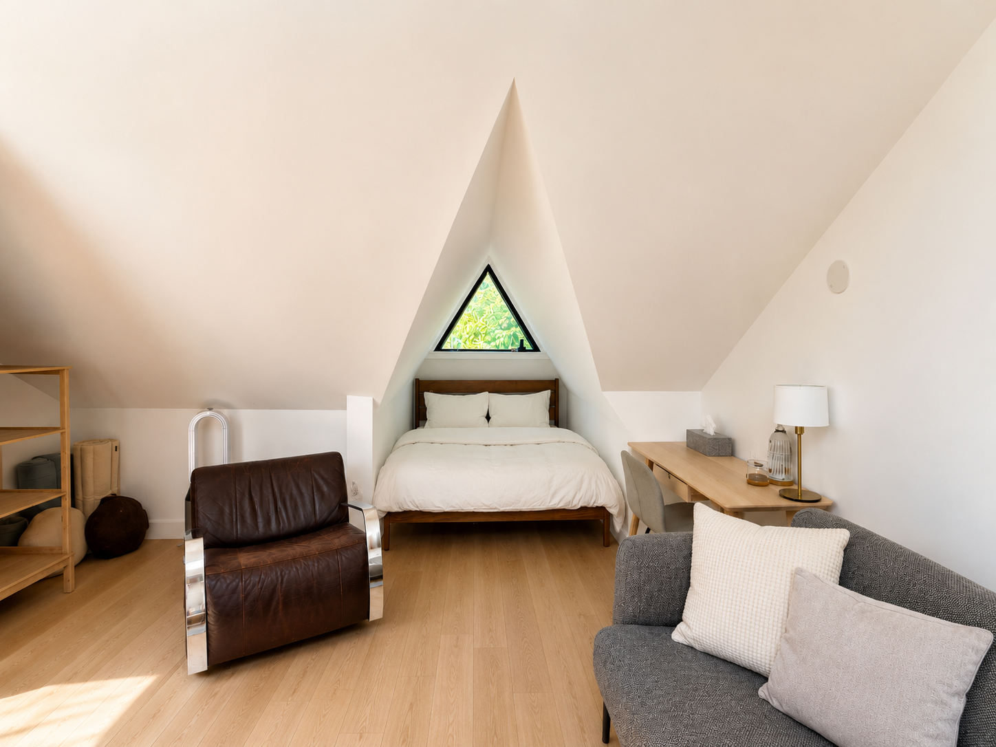 Boutique Loft Room in Victorian Home | Hot tub