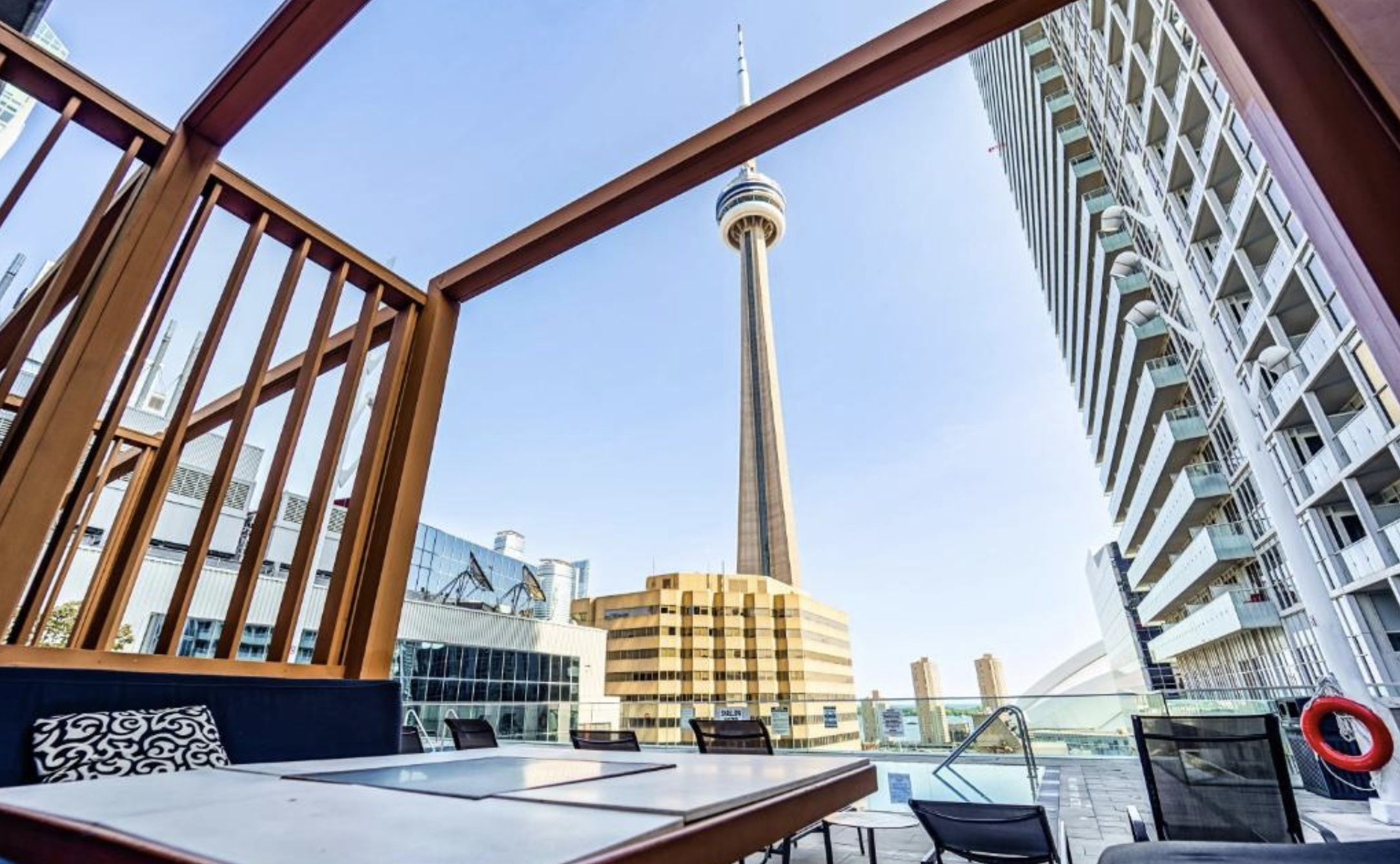 1 Bedroom + Den (Office/Bidet/Balcony) near Rogers