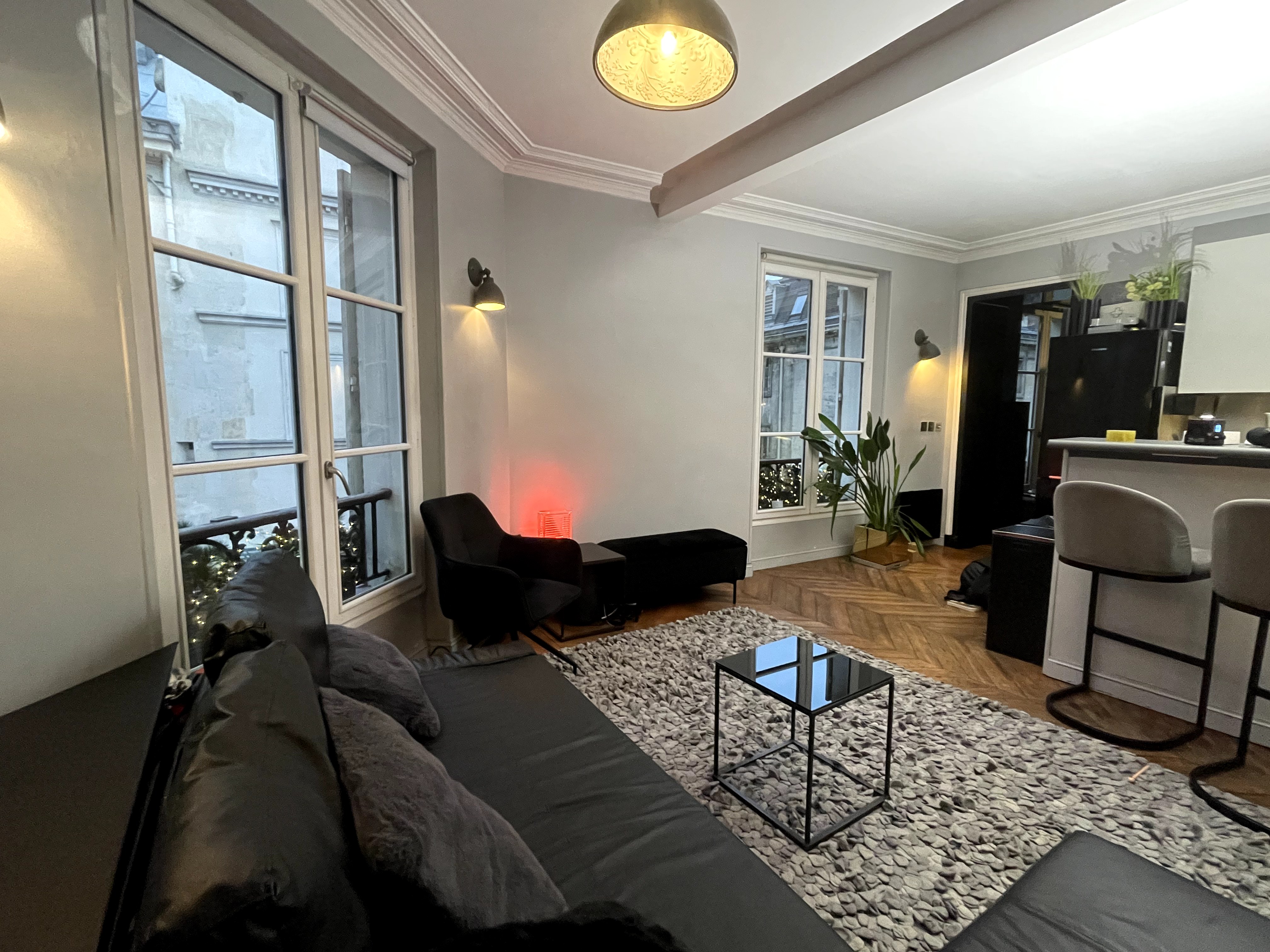 Quiet and bright 42 sqm apartment in central Paris in Bourse, Paris
