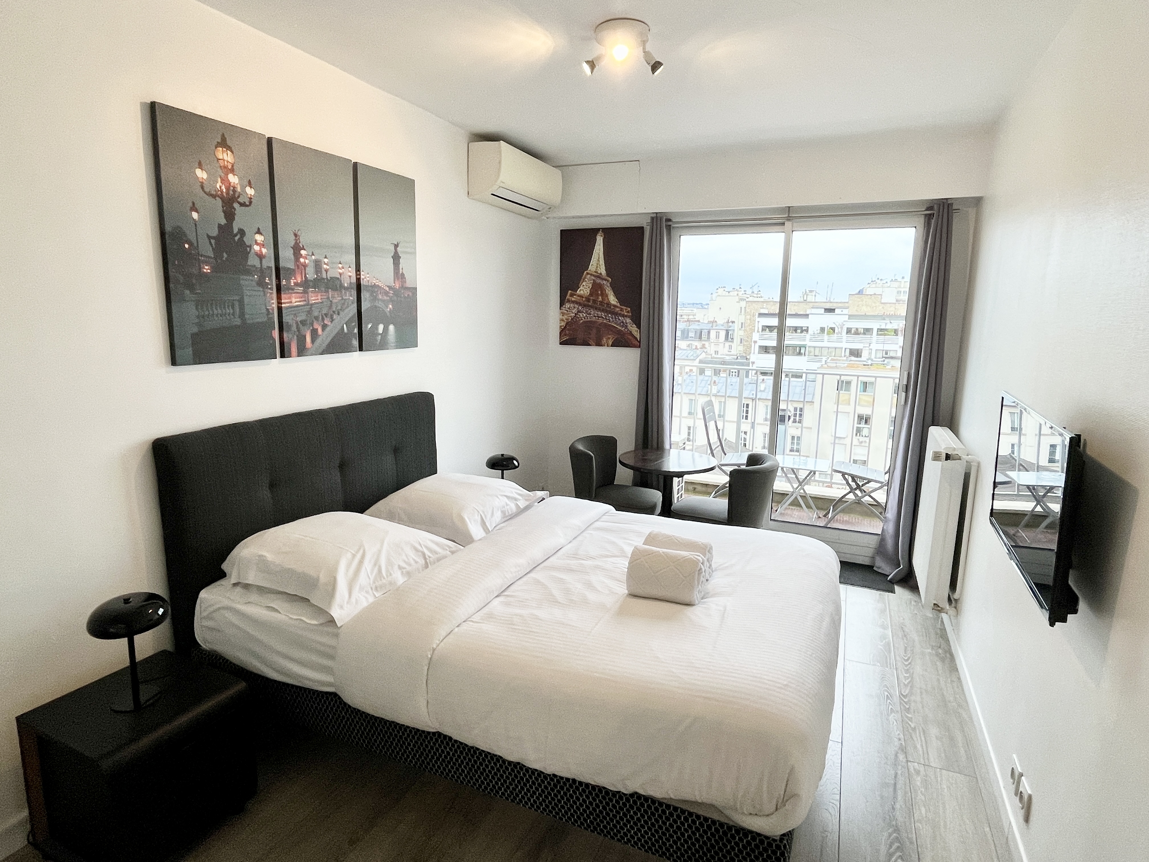 Private studio near Eiffel Tower