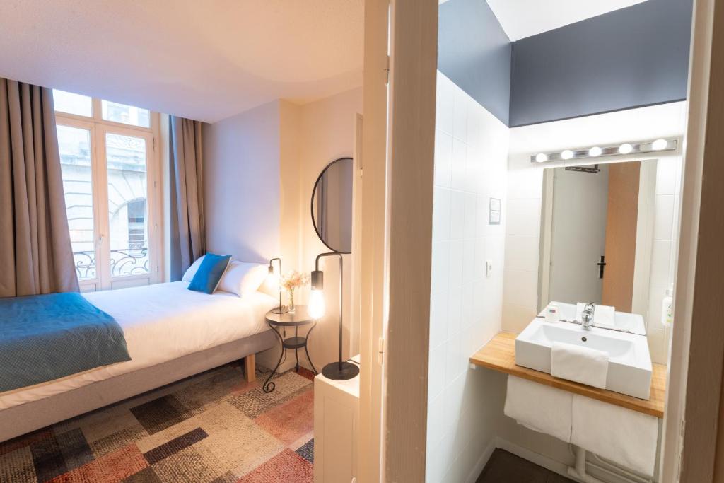 Small bedroom for two in Centre ville (Bordeaux), Bordeaux