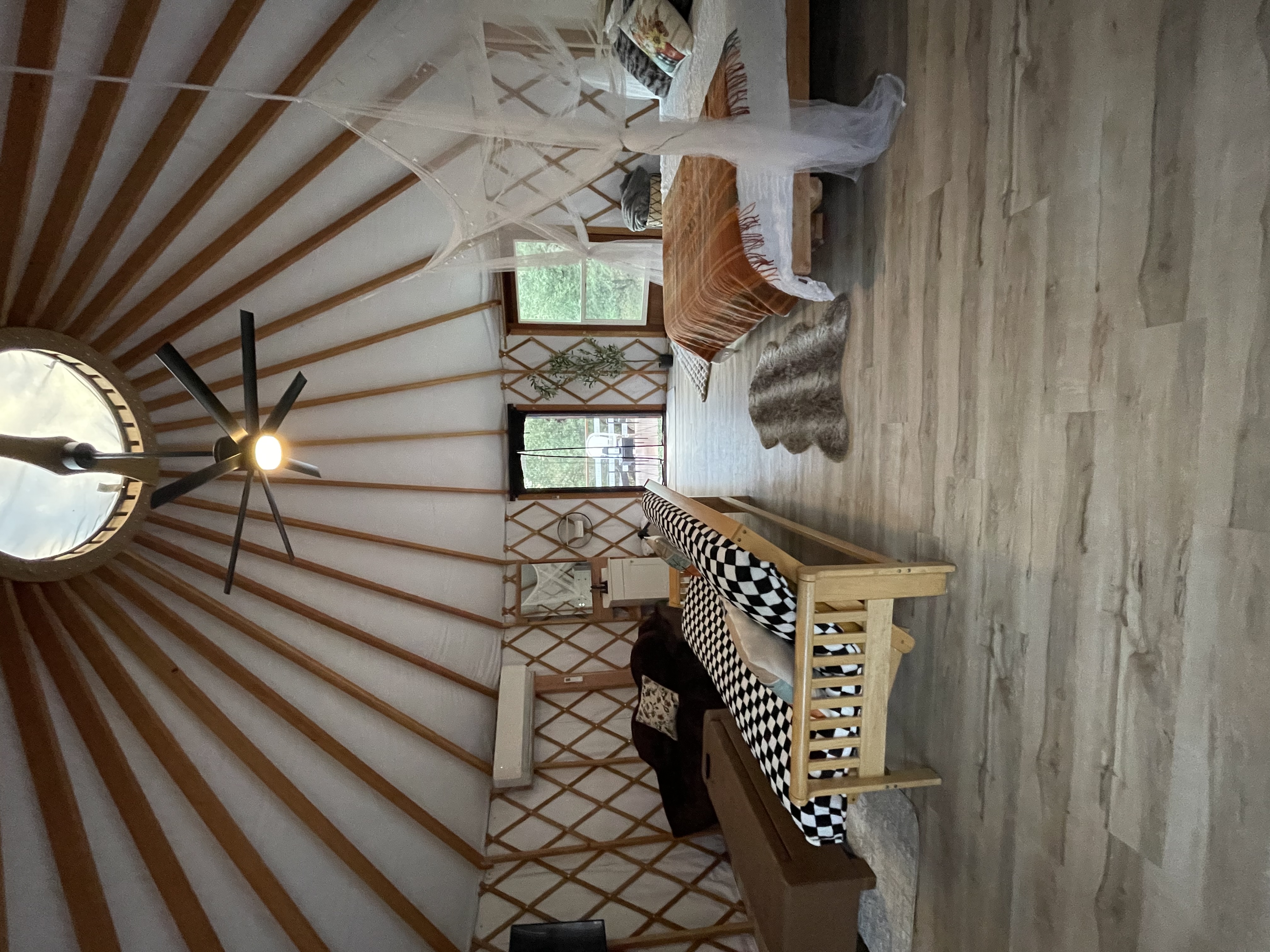 Colfax Yurt Glamping: Pool, Sauna & Hot Tub!