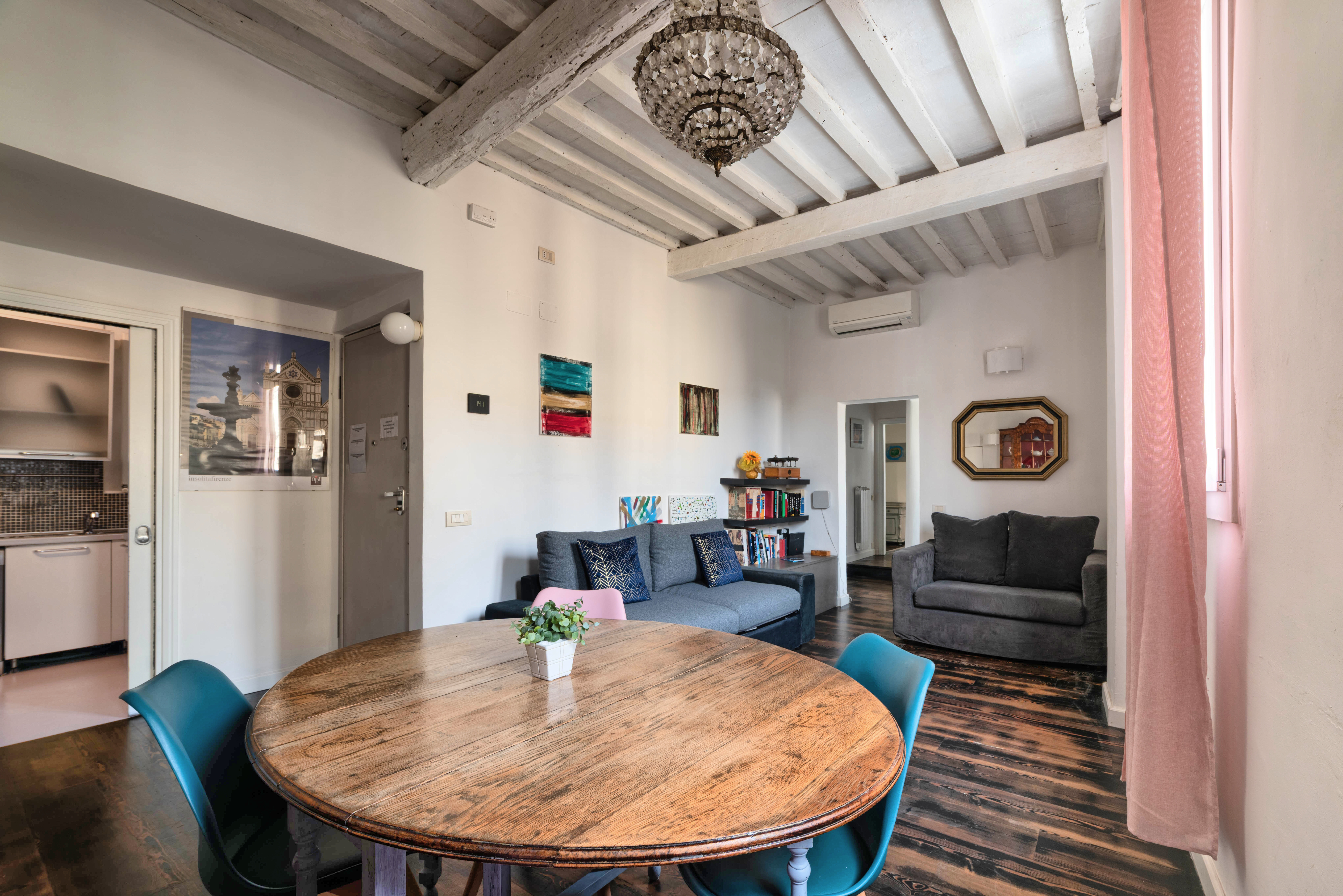 2 bedrooms, 2 bathrooms, in the heart of Florence in Centro Storico, Florence