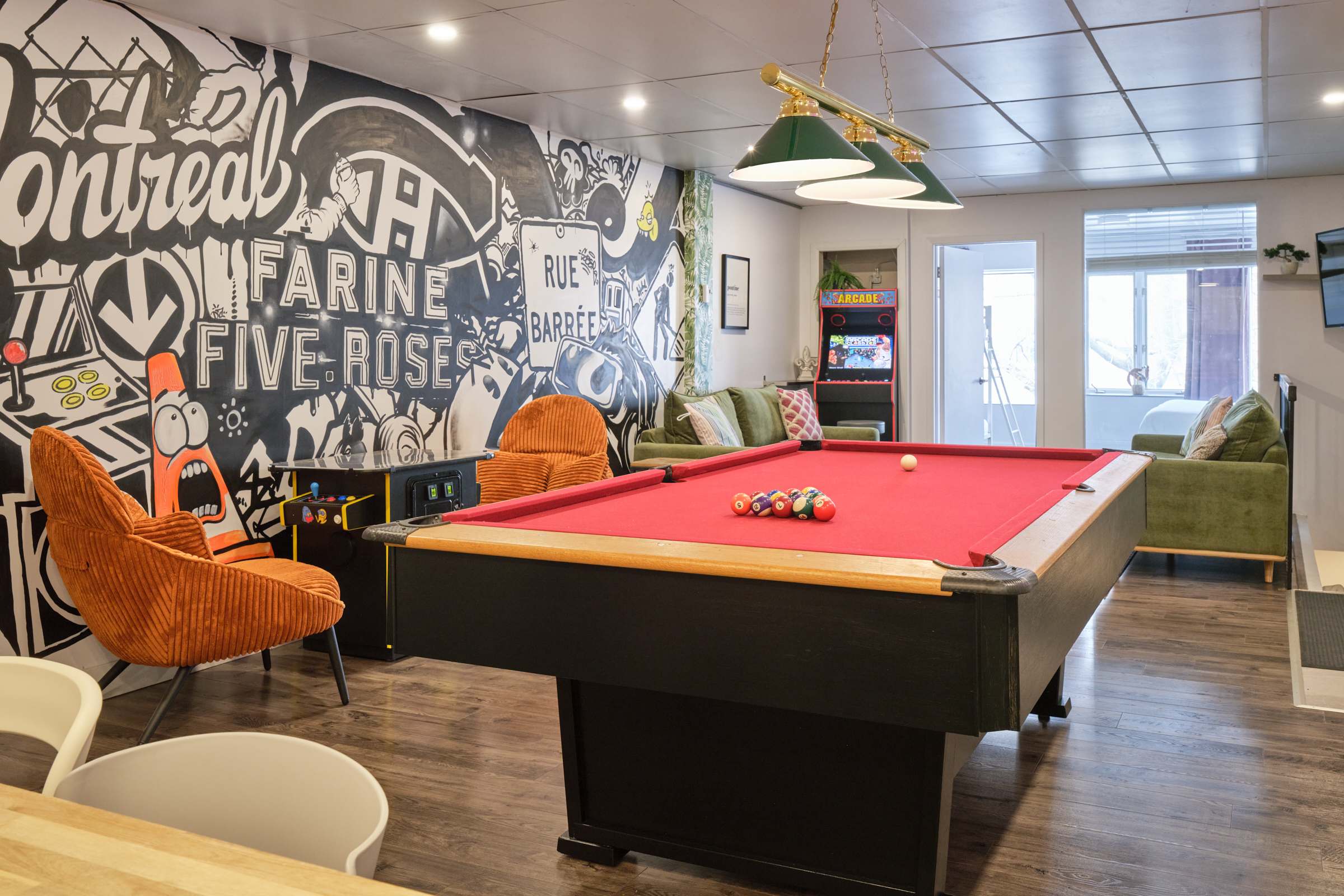 MTLVR #09 | Pool table, arcade, 6 separate beds