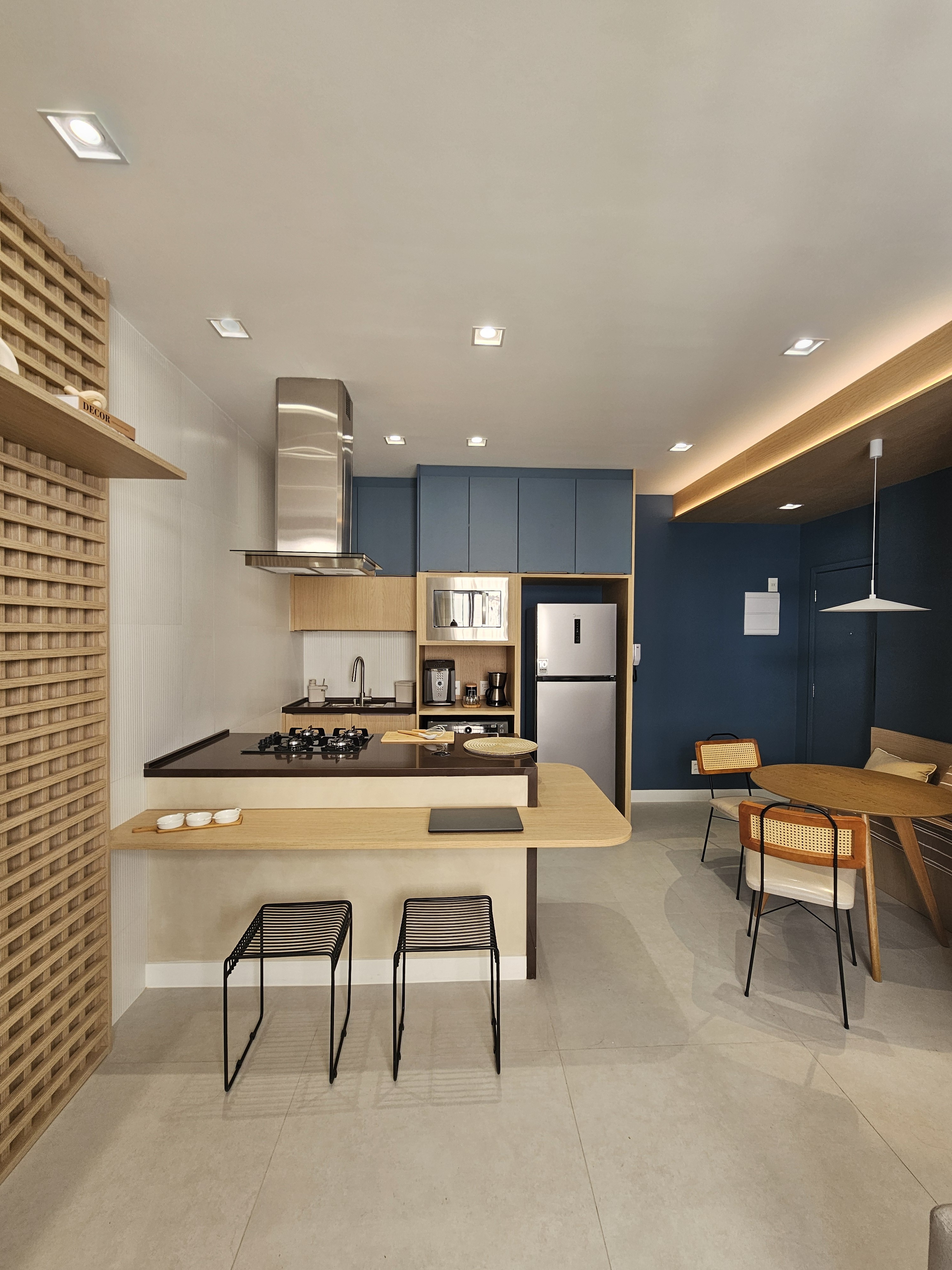 Apartamento inteiro na quadra da praia!