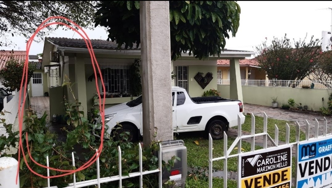 House Rental Season, house 1 , side entrance.