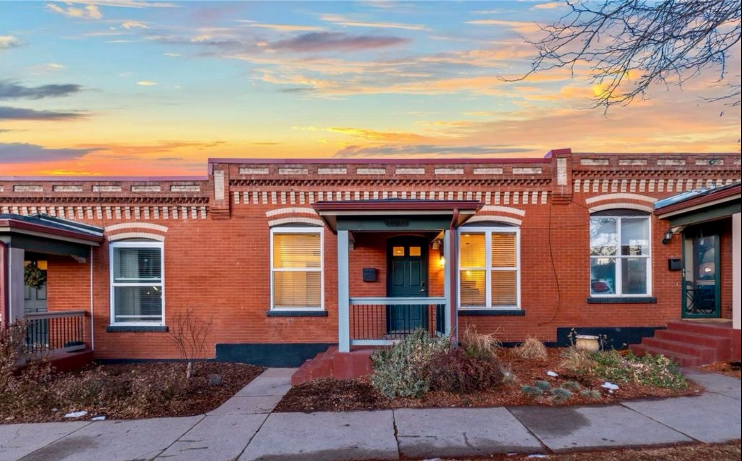 RiNo Art, yard, King tempurpedic, 95 walk score in Five Points, Denver