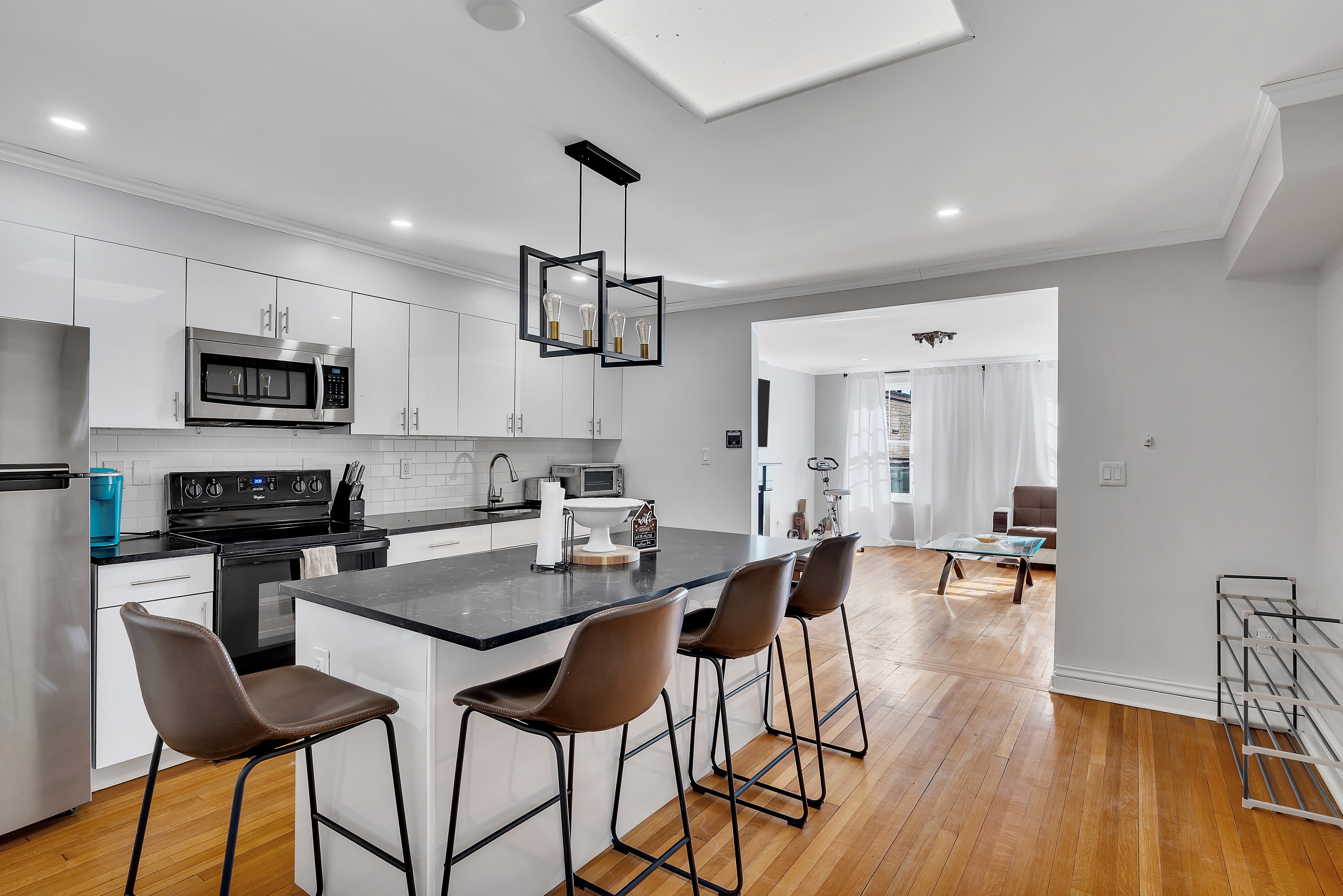 Center Sq 2BR Brownstone | Parking | Walk Capitol in THIRD WARD, Albany
