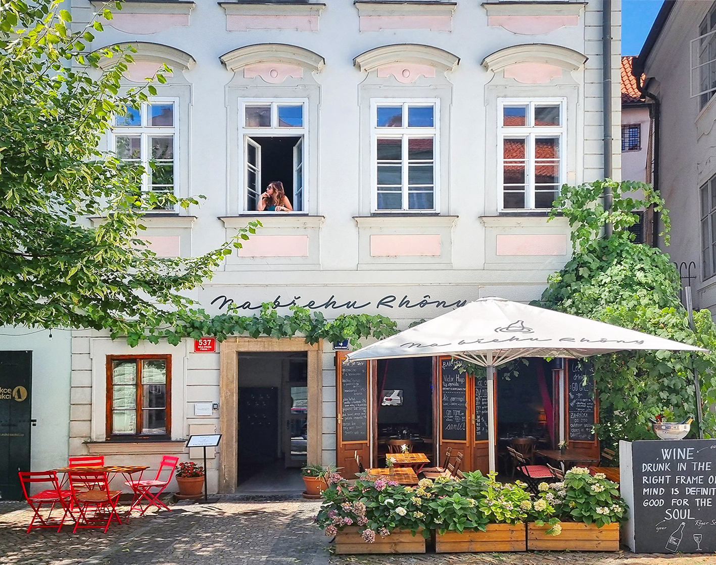 Glamorous and Quiet 60 m2 near Charles Bridge