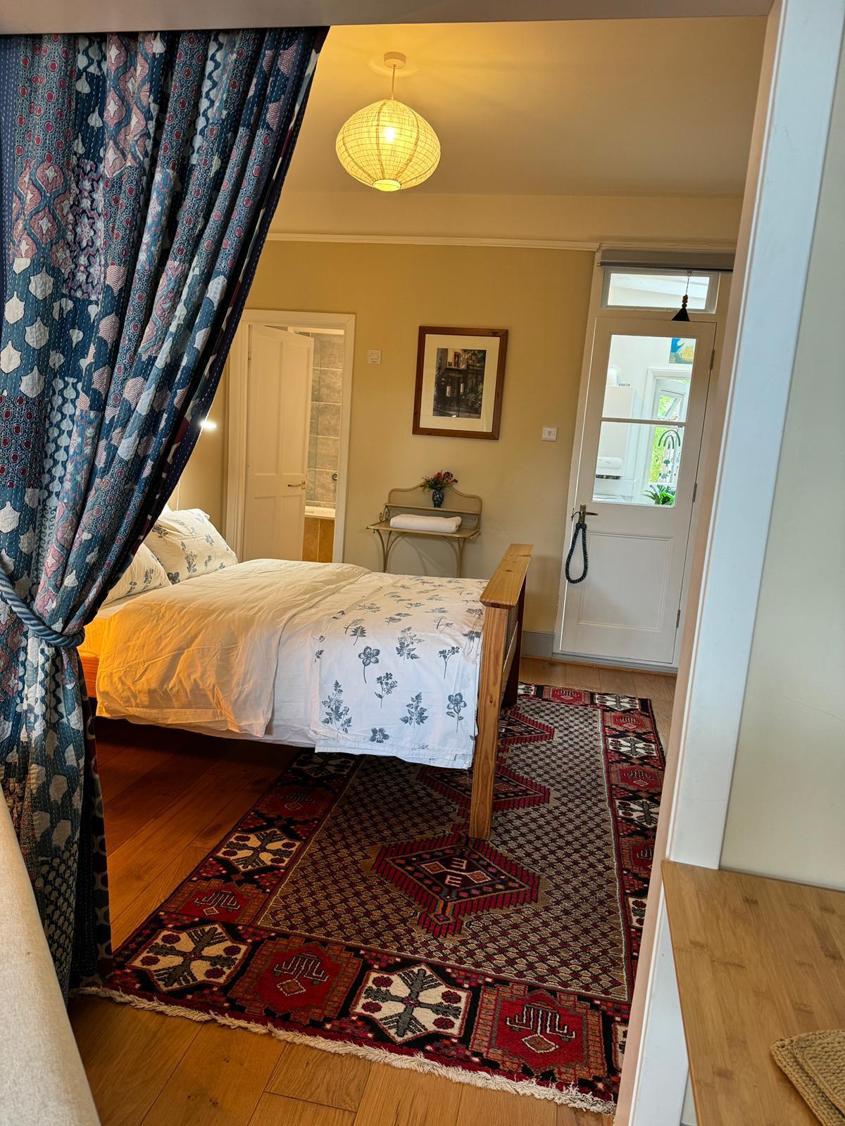 Palace retreat -self contained flat-