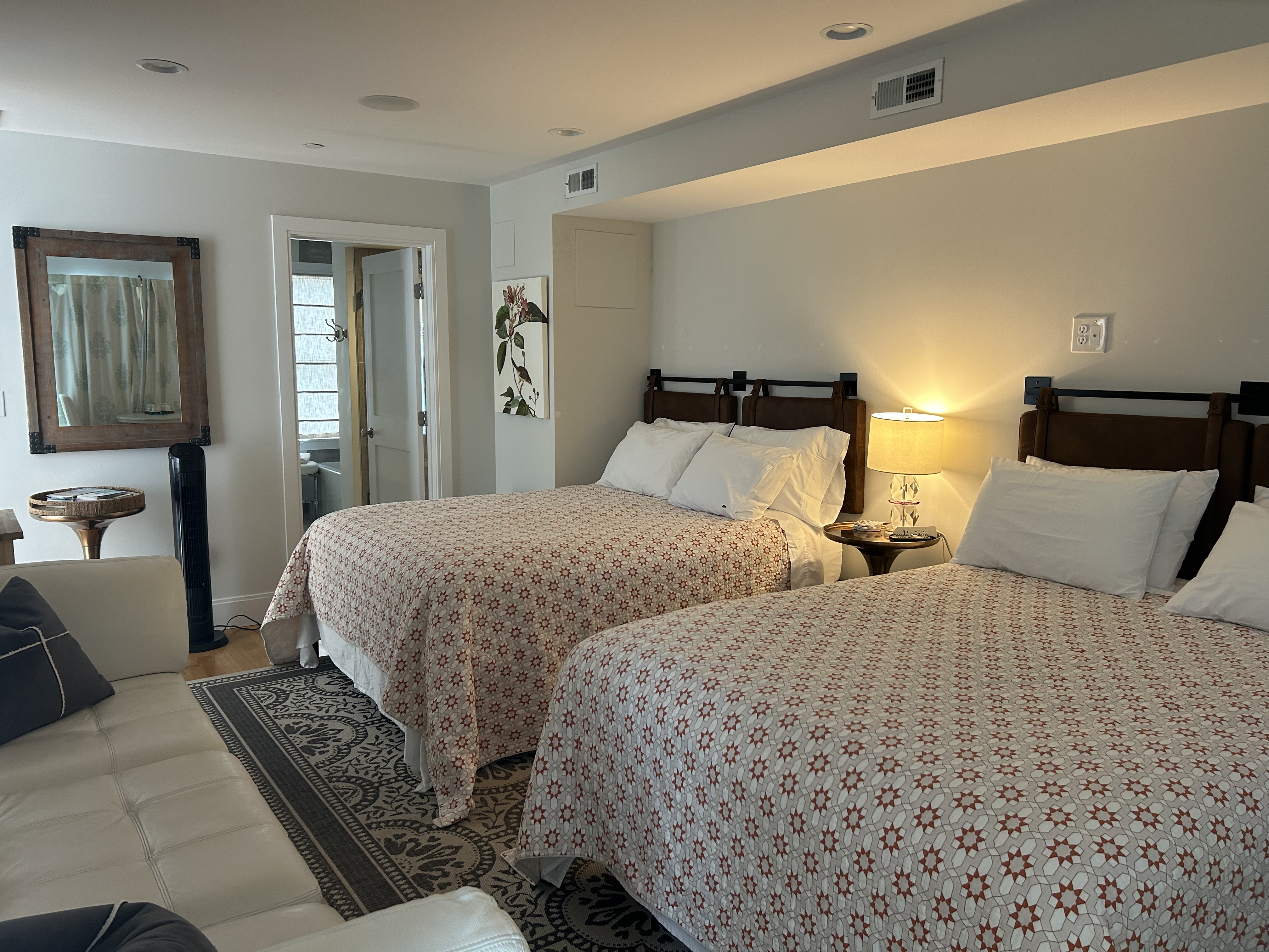 Guest Suite - private bathroom and roof deck