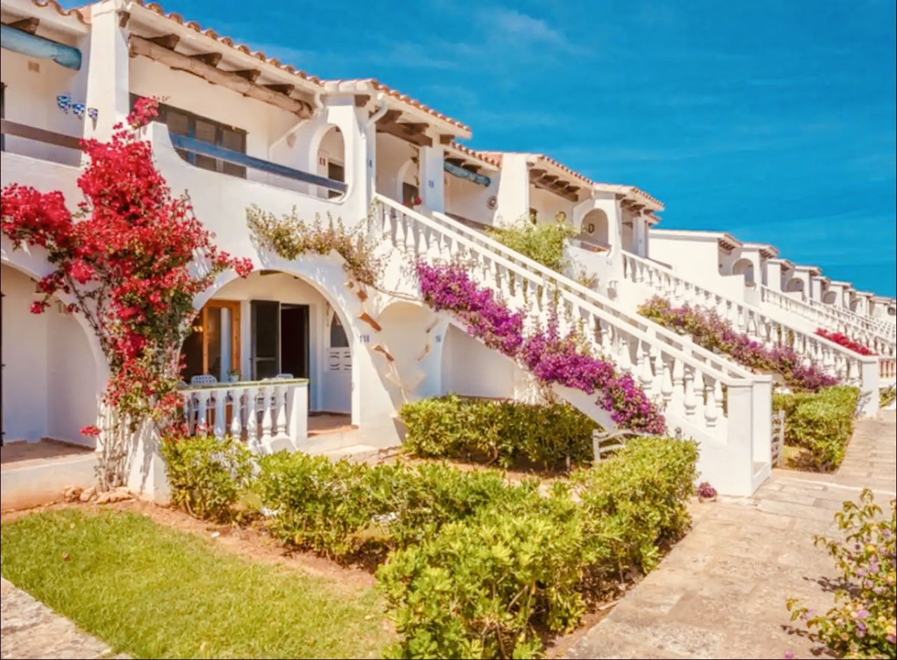Charming ocean view apartment