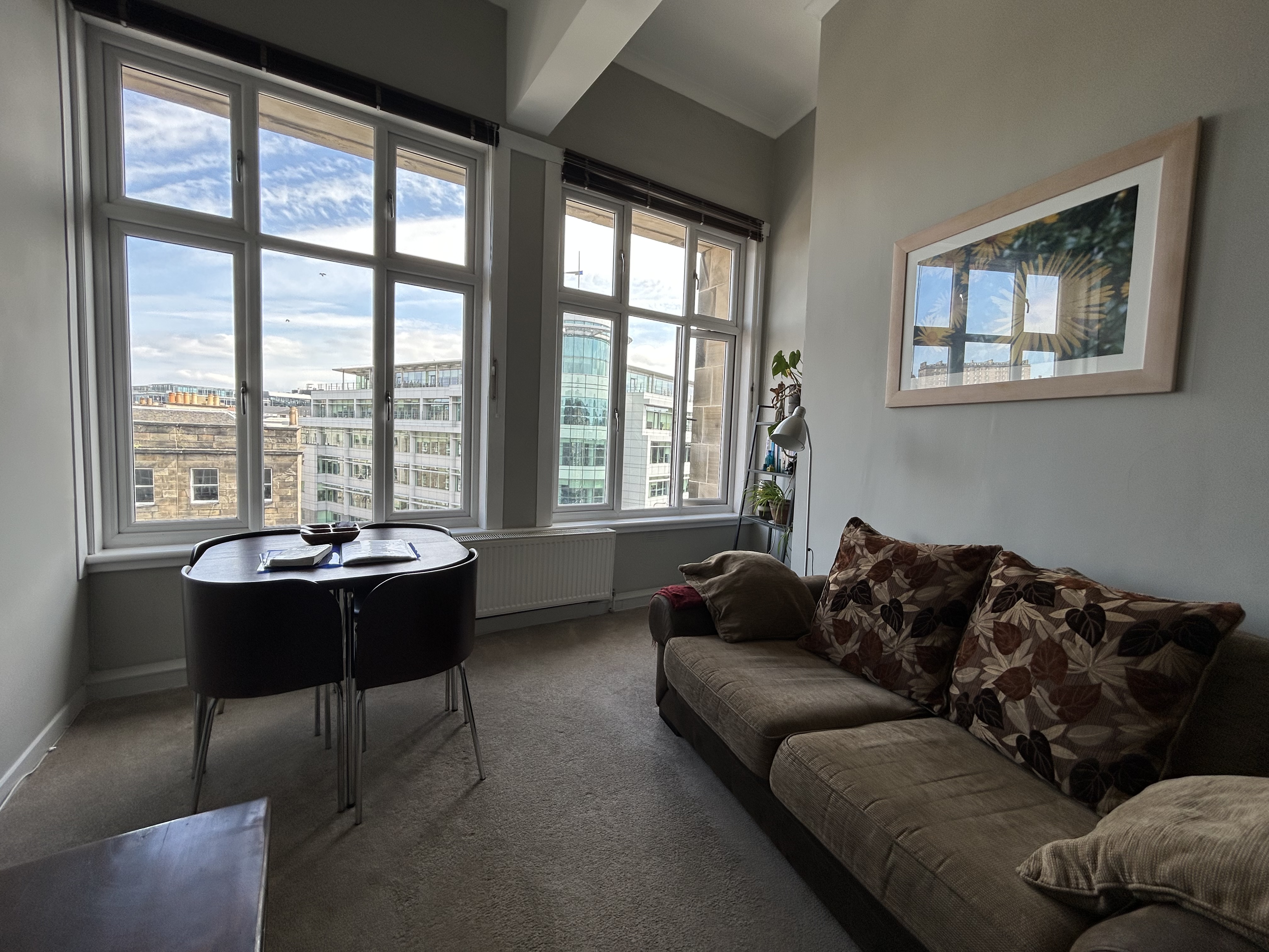 Castle view apartment in city centre | 1 bed in Tollcross, Edinburgh