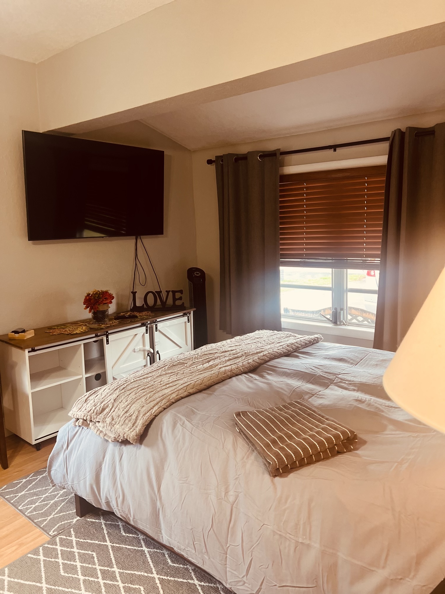 Casa Lilly-Room Near Beach & Hard Rock Stadium in Oakland Park, Broward County