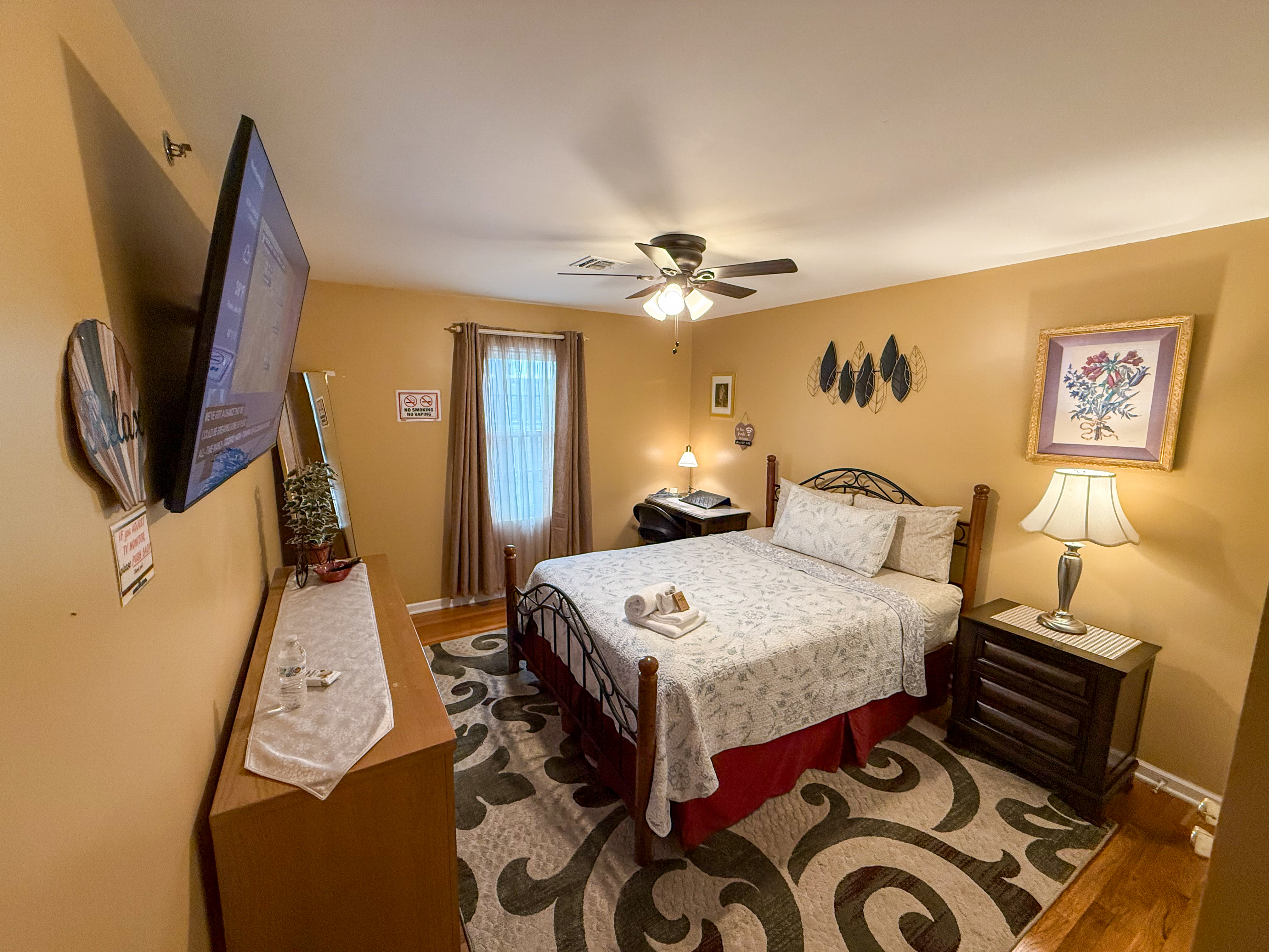 Bedroom #3 -Beautifully and comfortable in South, Newark