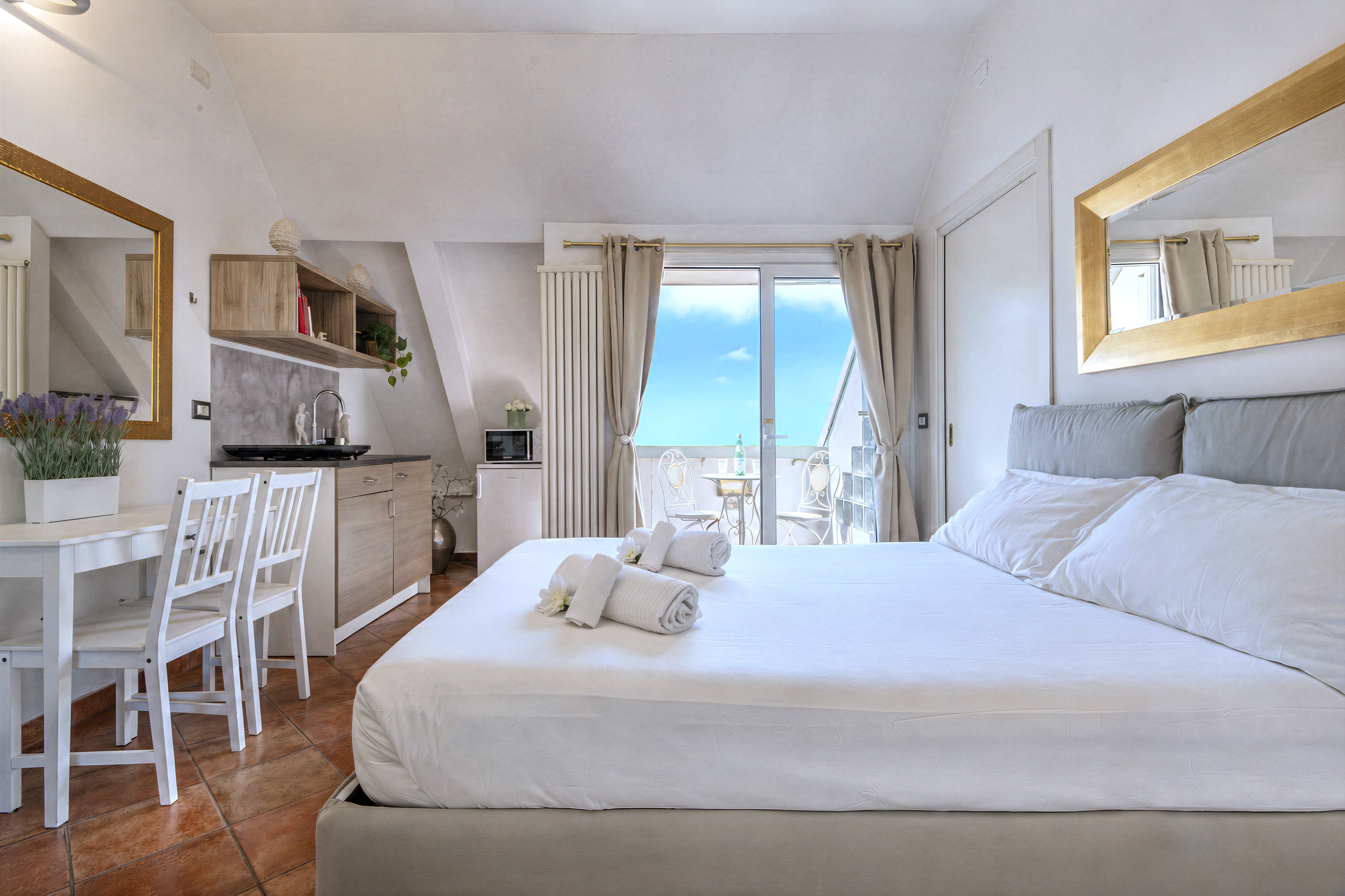 LUMIA-LUXURY APARTMENT 100 mt from Central Station