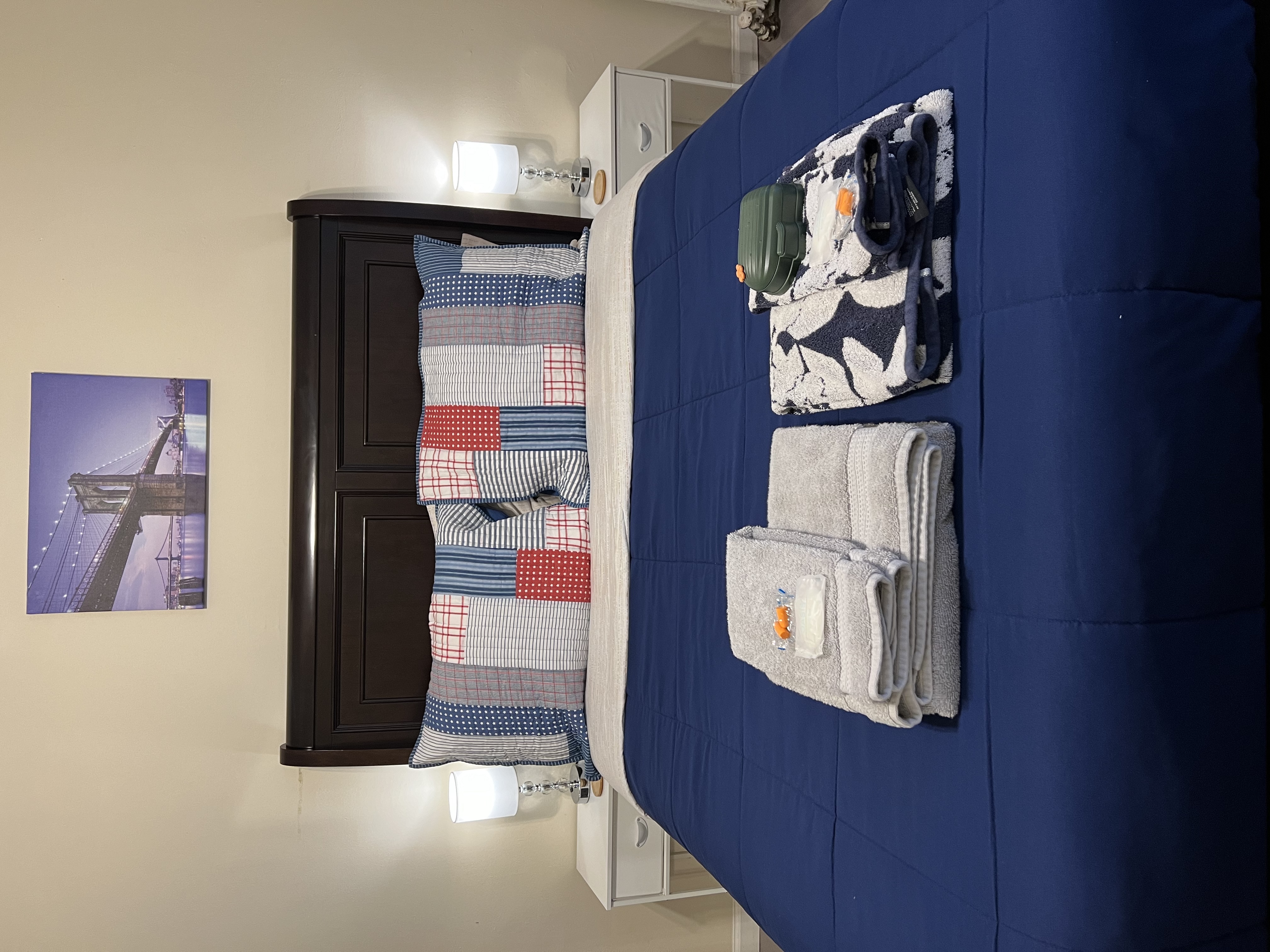 Room A (14 minutes by train from Times Square)