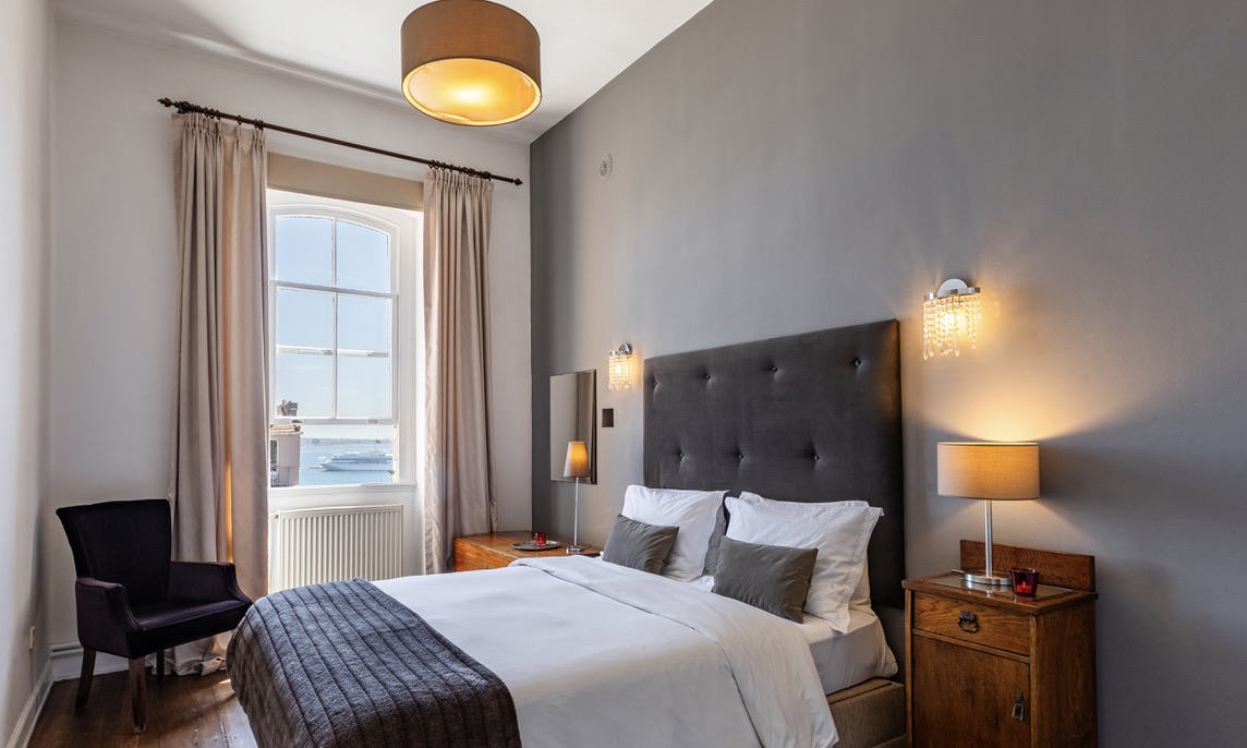 Elegance and high quality with breezy sea views