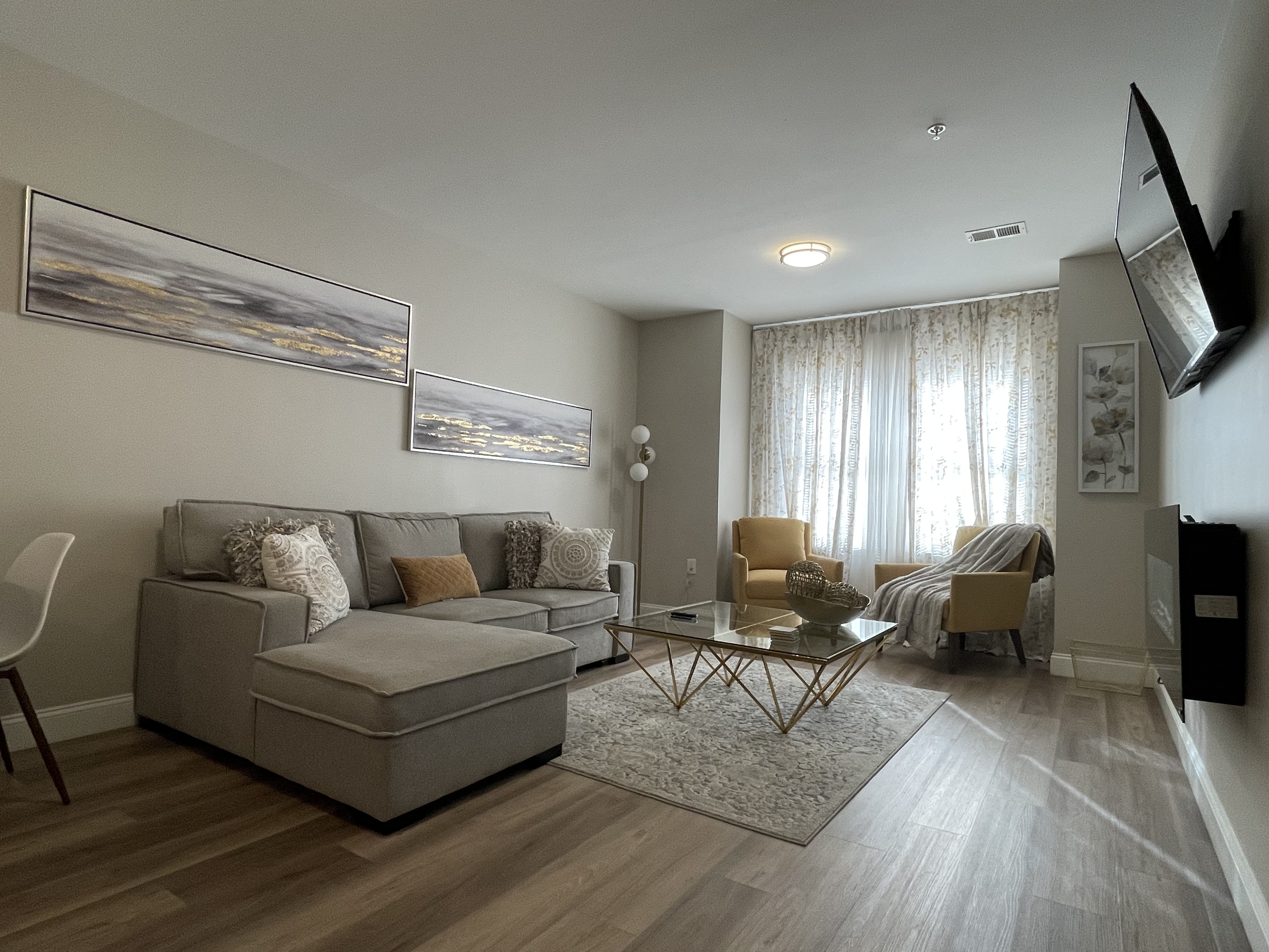 Luxurious Spring Suite 15 — rentals in Central, Newark