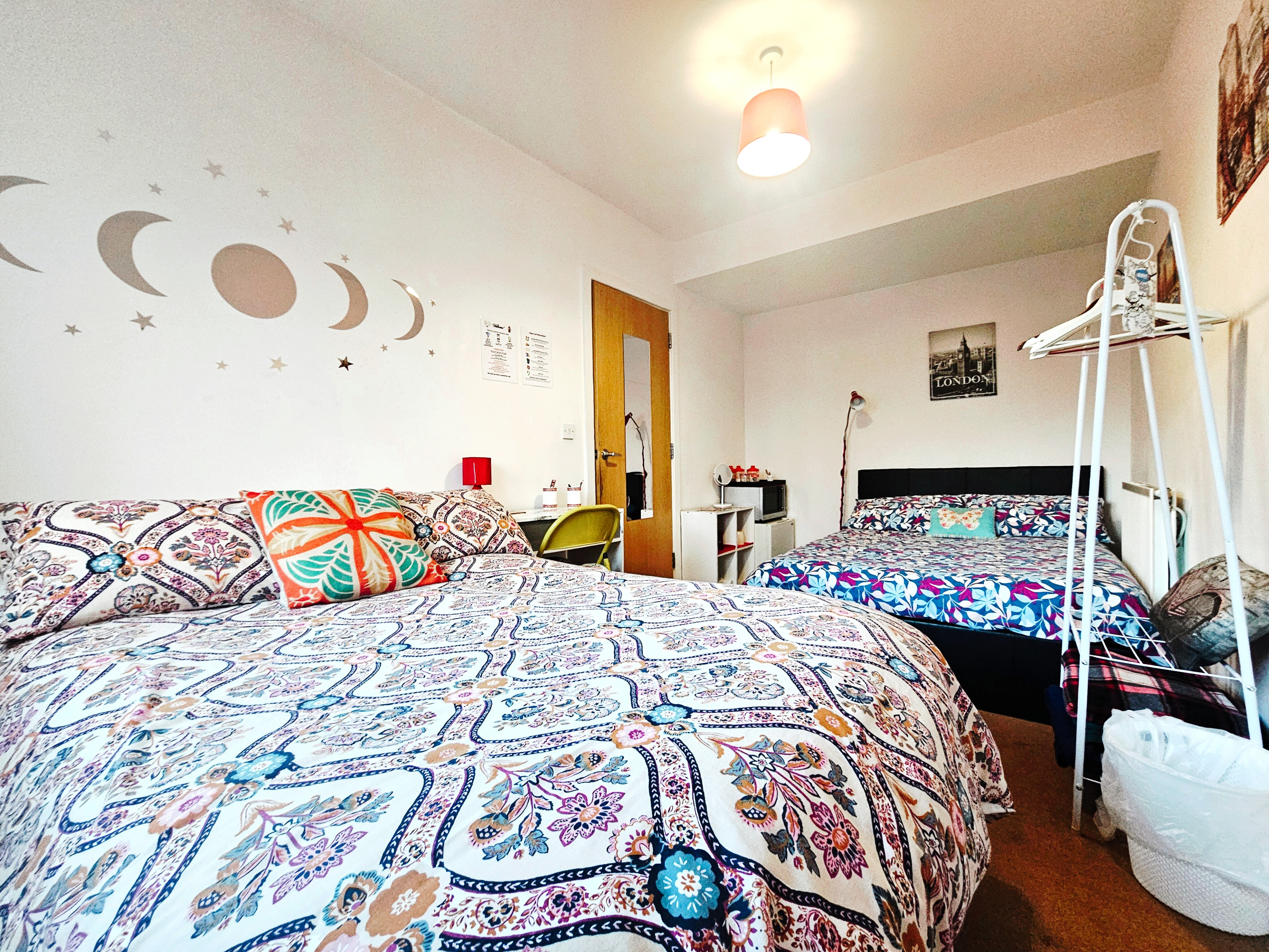 Large London Room, Breakfast Included
