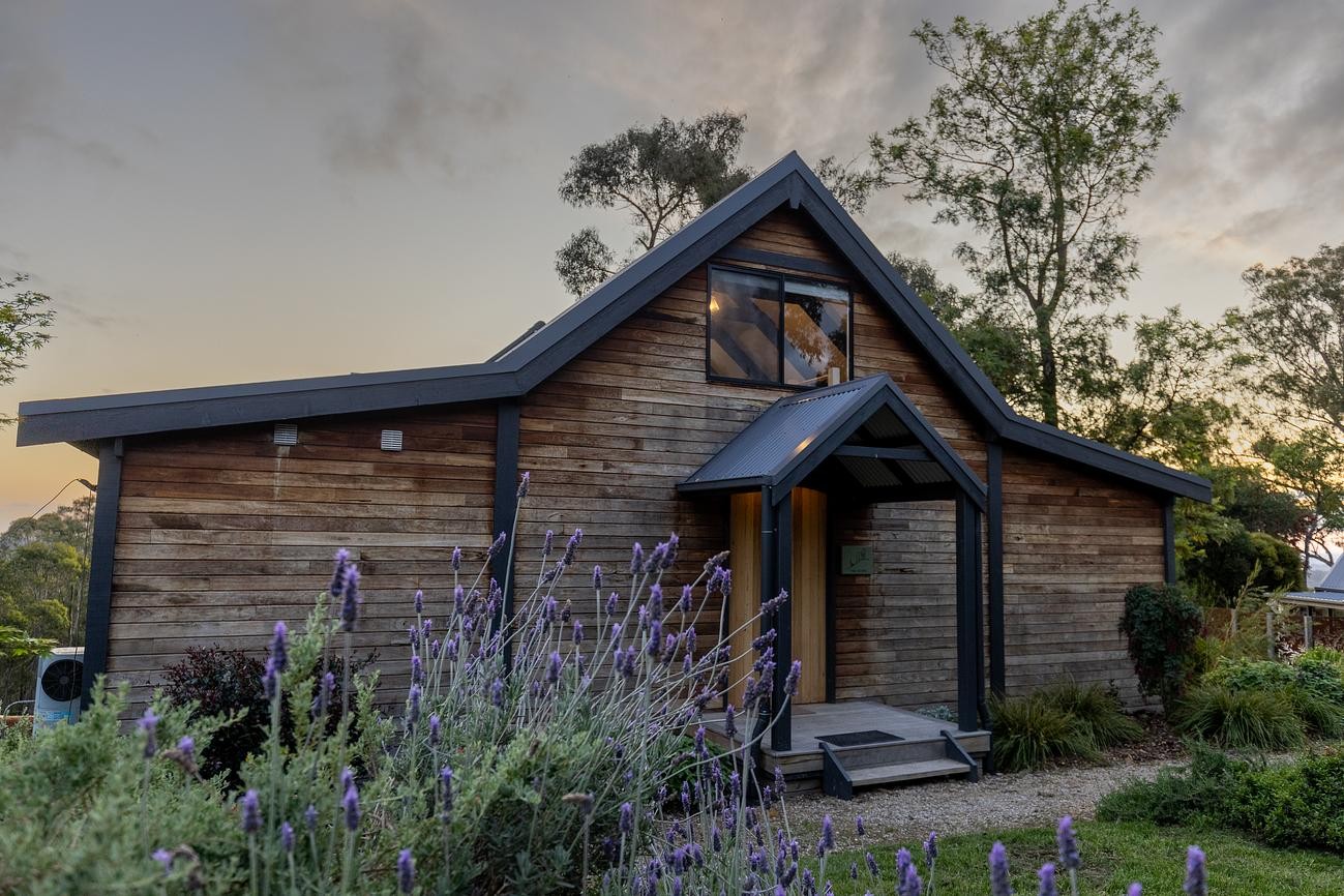 Duck'n Hill Barn (& EV charge station!)