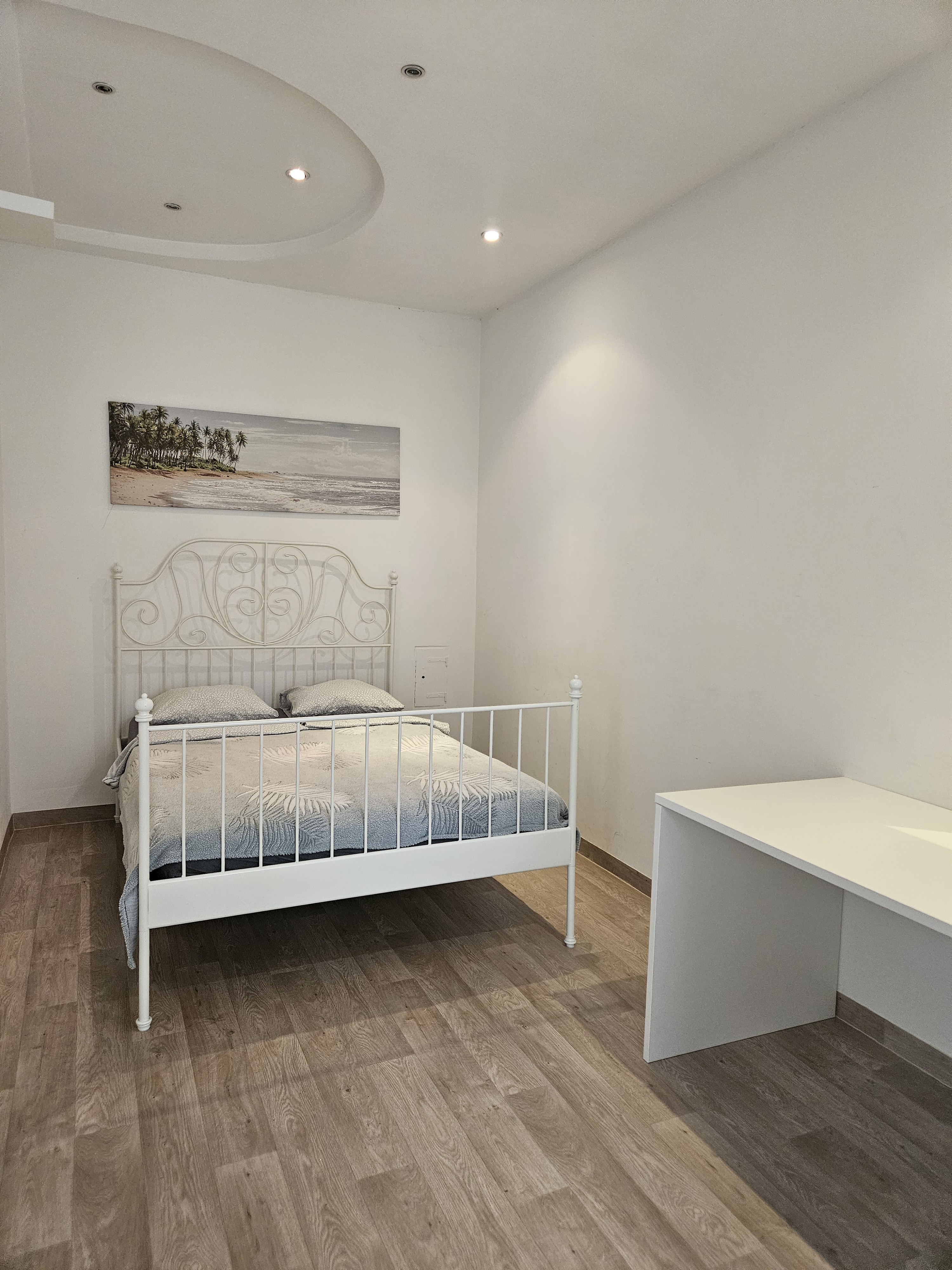 Private room in shared apartment