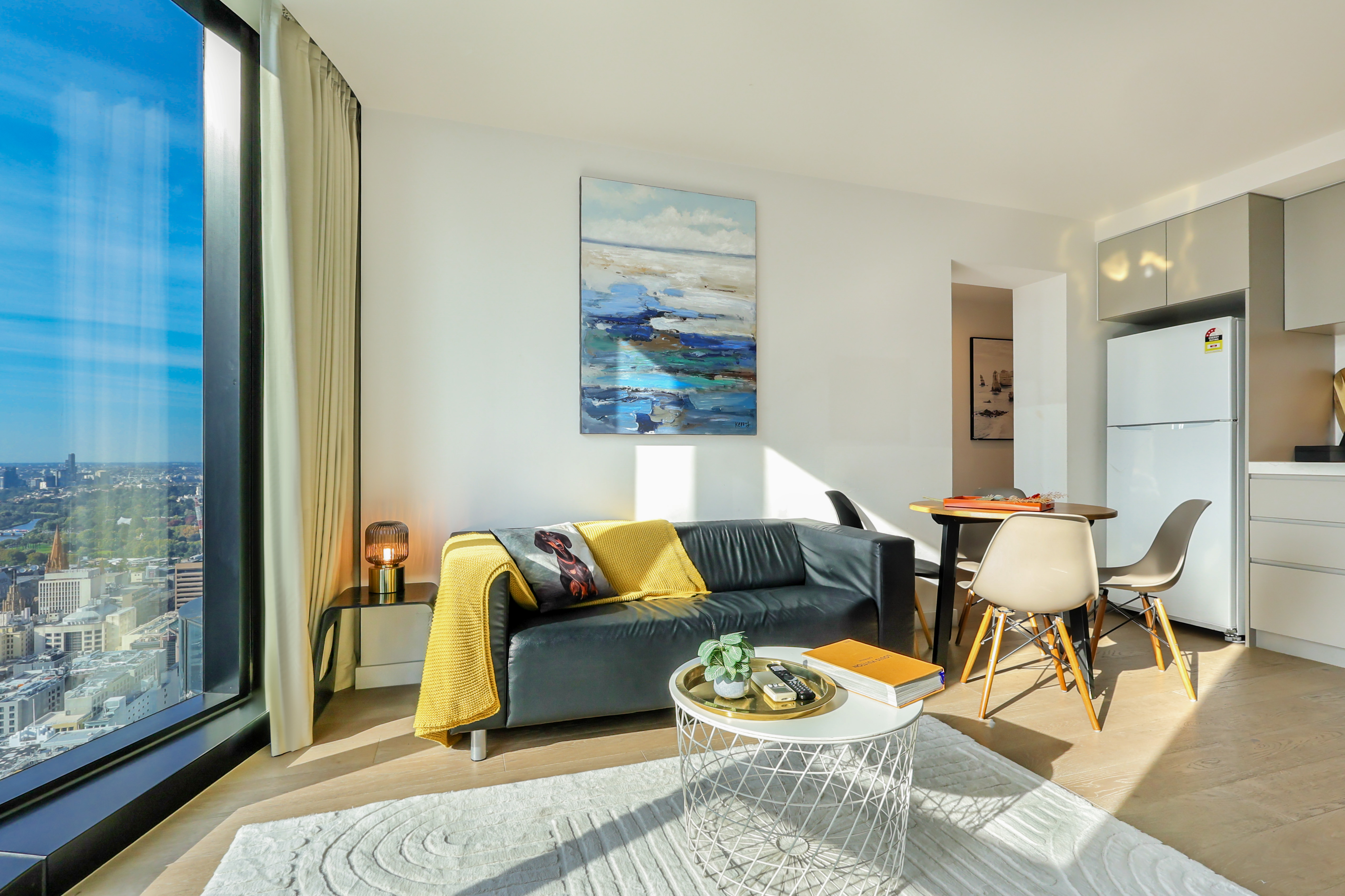 Stylish 2BR 2BA Apartment | Prime Melbourne CBD