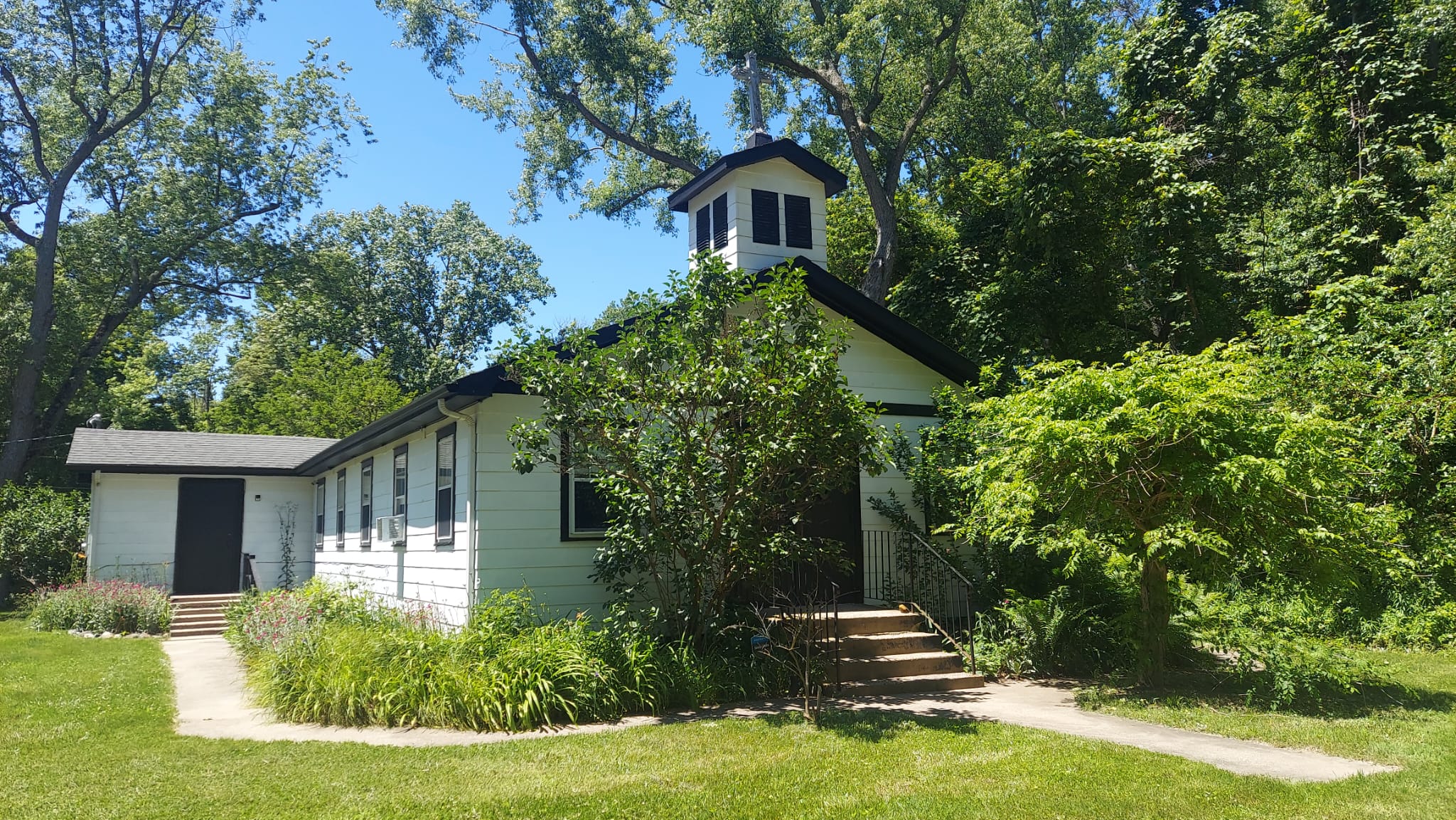Historic 2 bedroom converted church on Lake MI