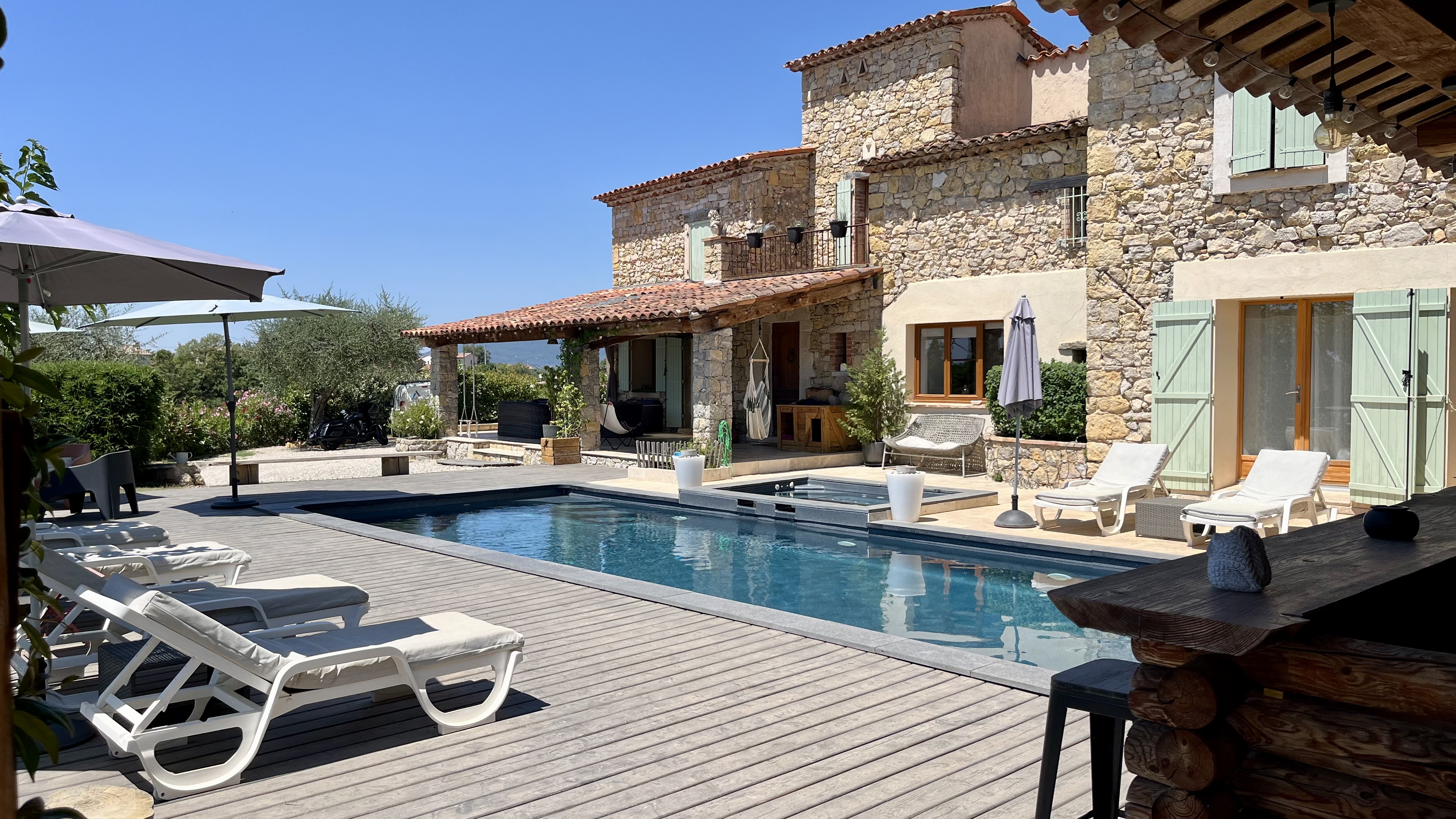 Apartment-Suite private entrance garden pool