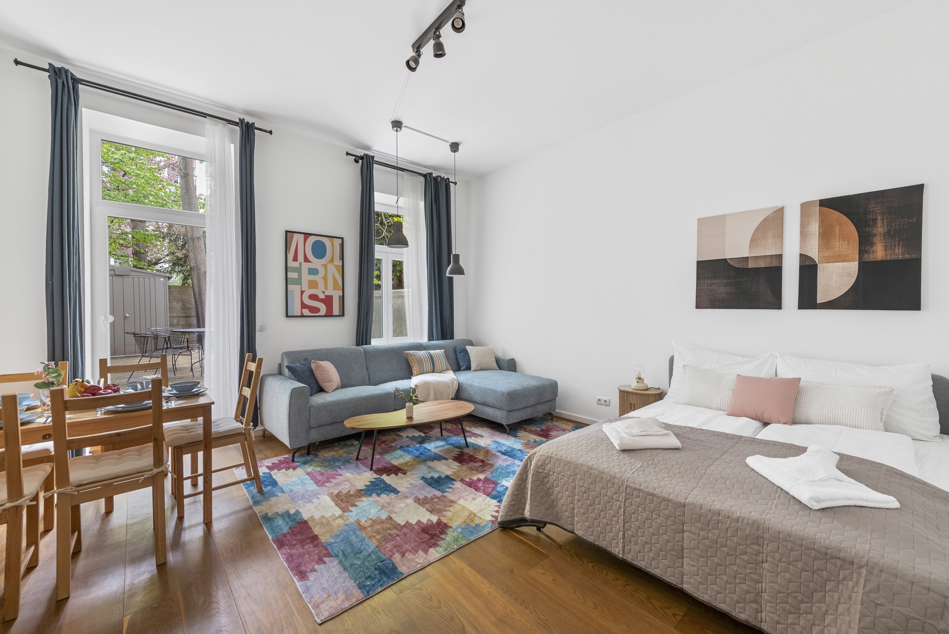 Cozy Apartment, private terrace, 8 min to center