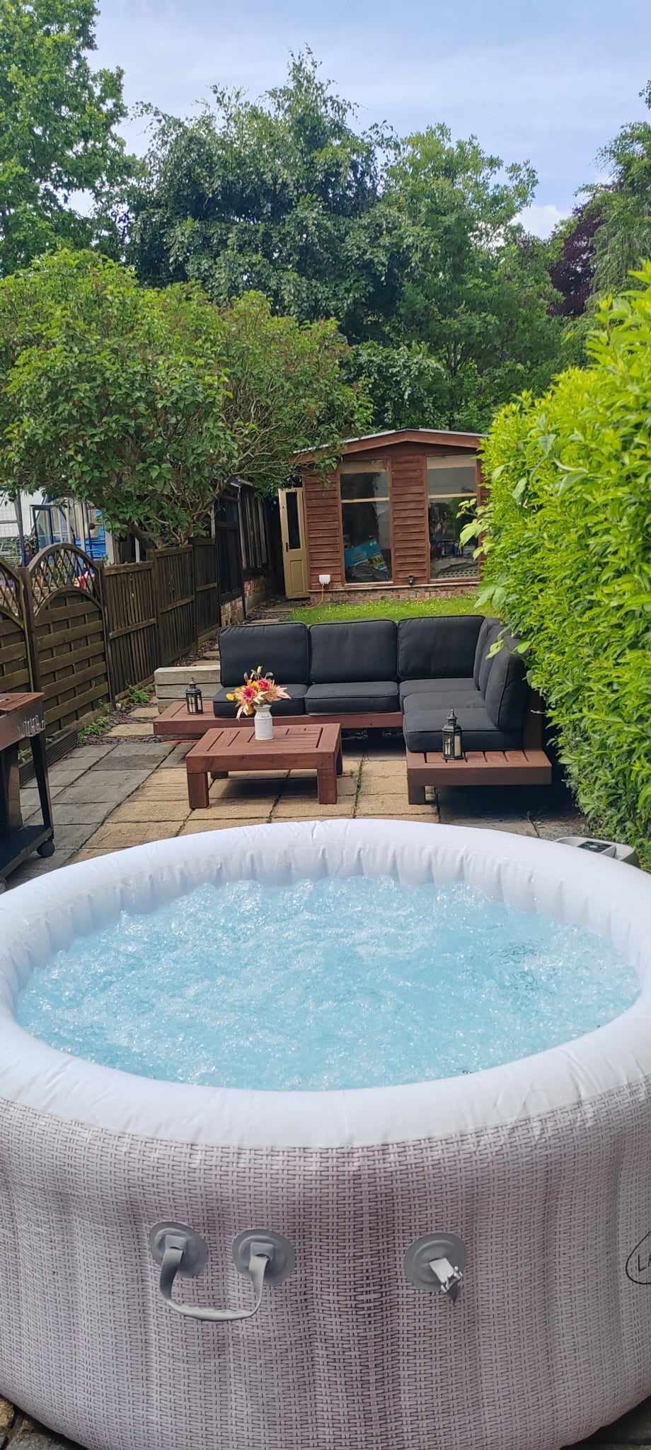 Skirrid terrace / HOT TUB / optional graze table