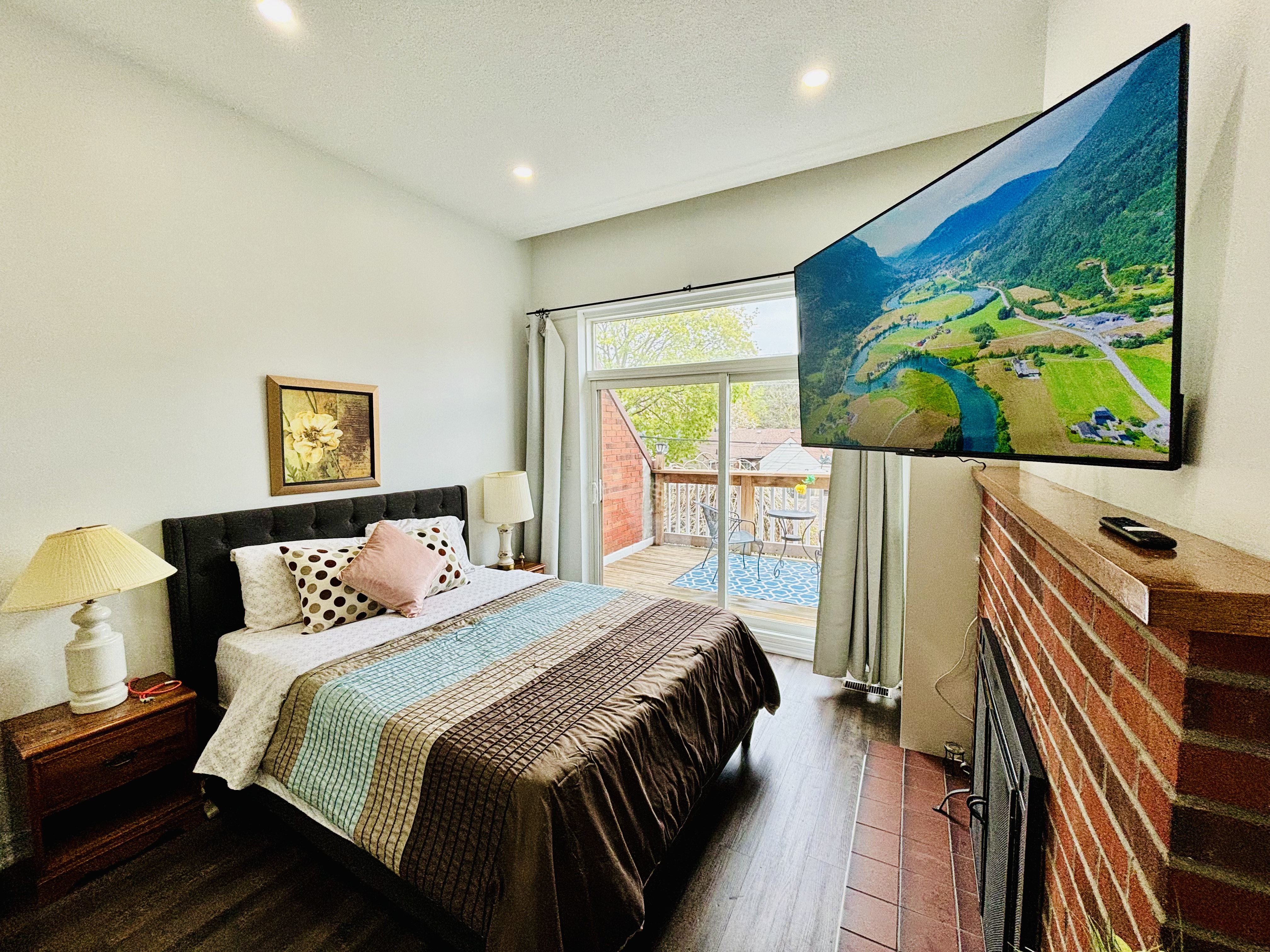 DT Toronto,Cozy,Ensuite Bath&Netflix 4K&Balcony