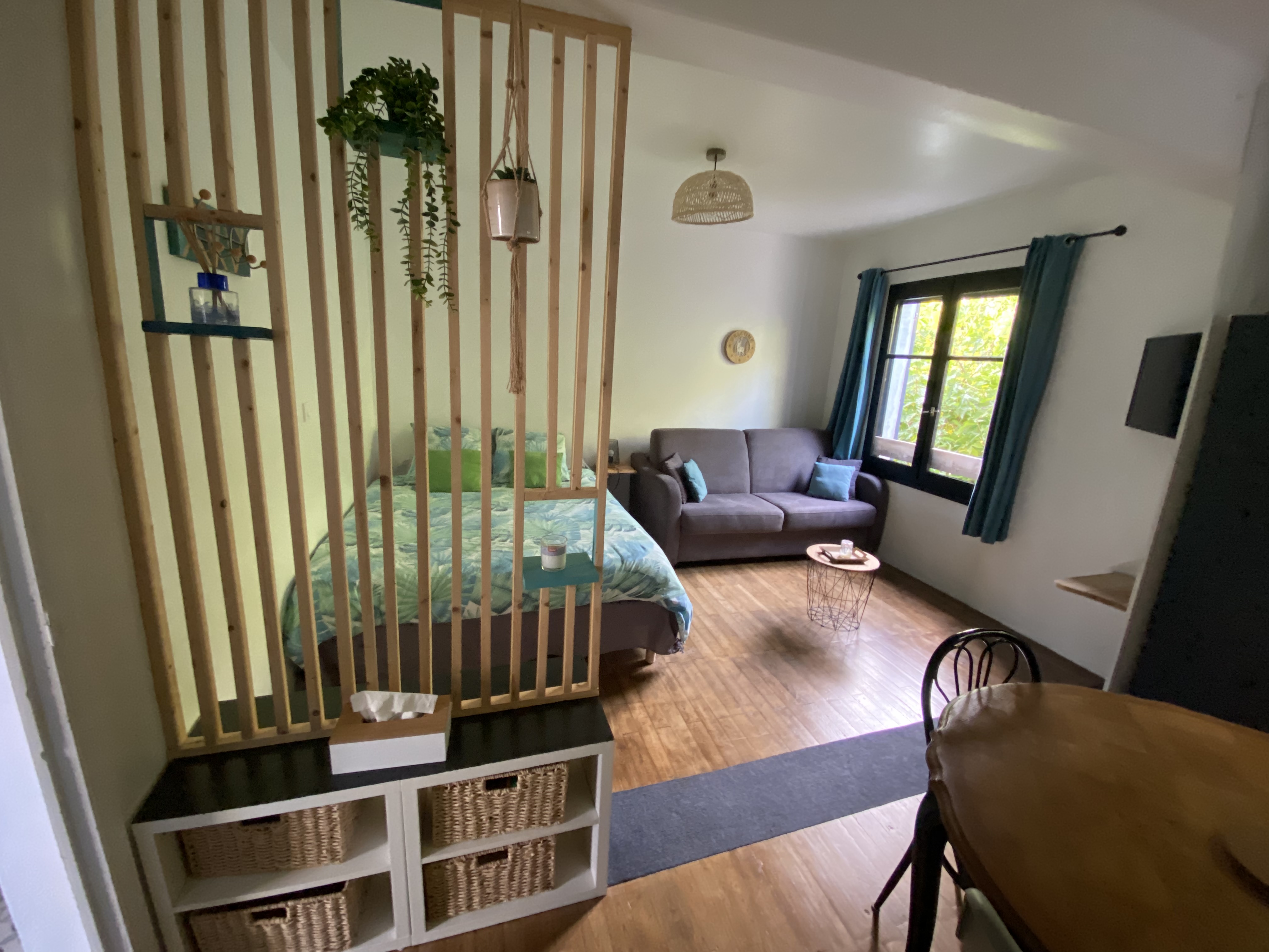 Cozy accommodation, air conditioning + car possibility
