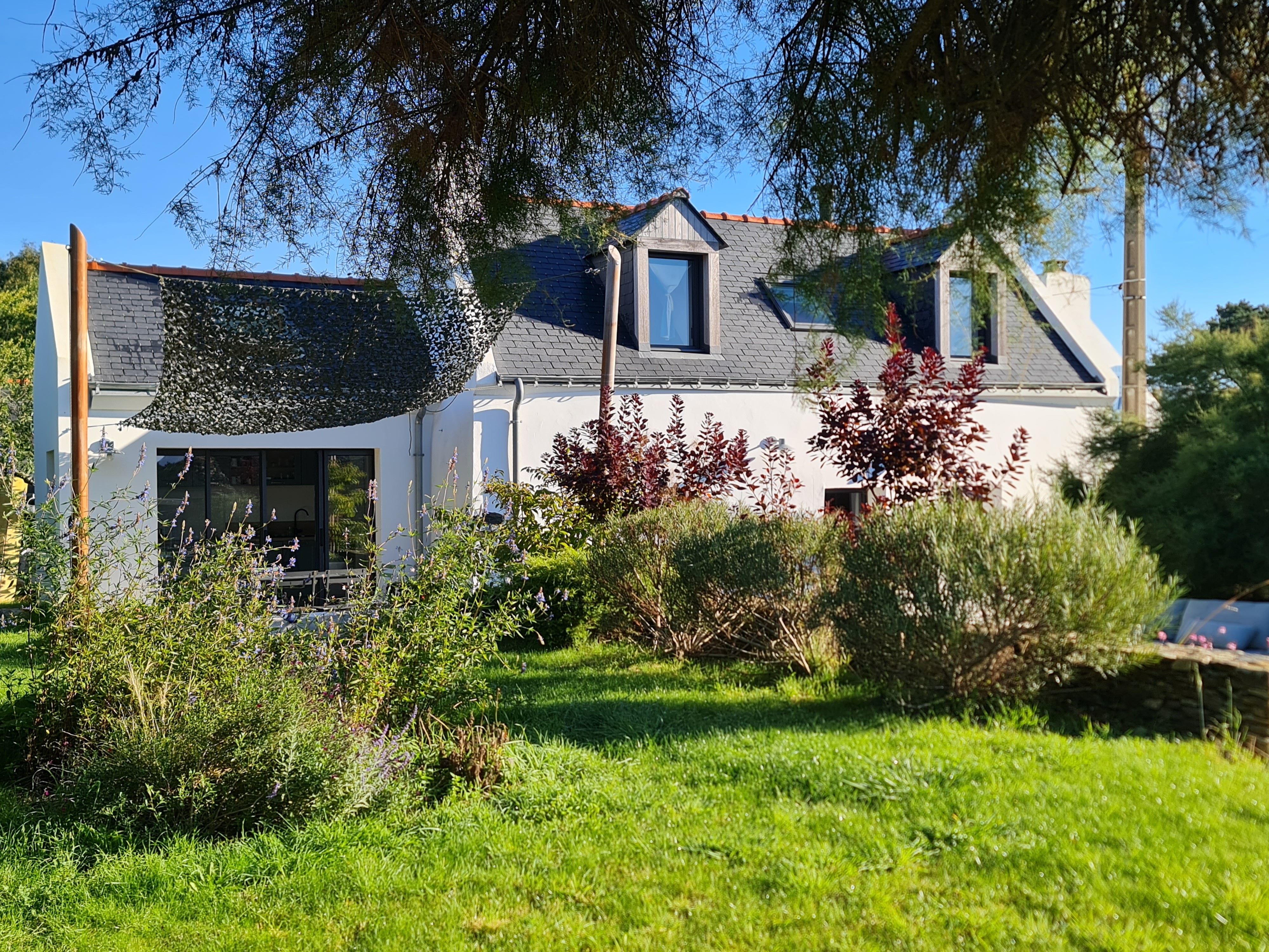 Beautiful island house in the sea facing the Vallon, sea view