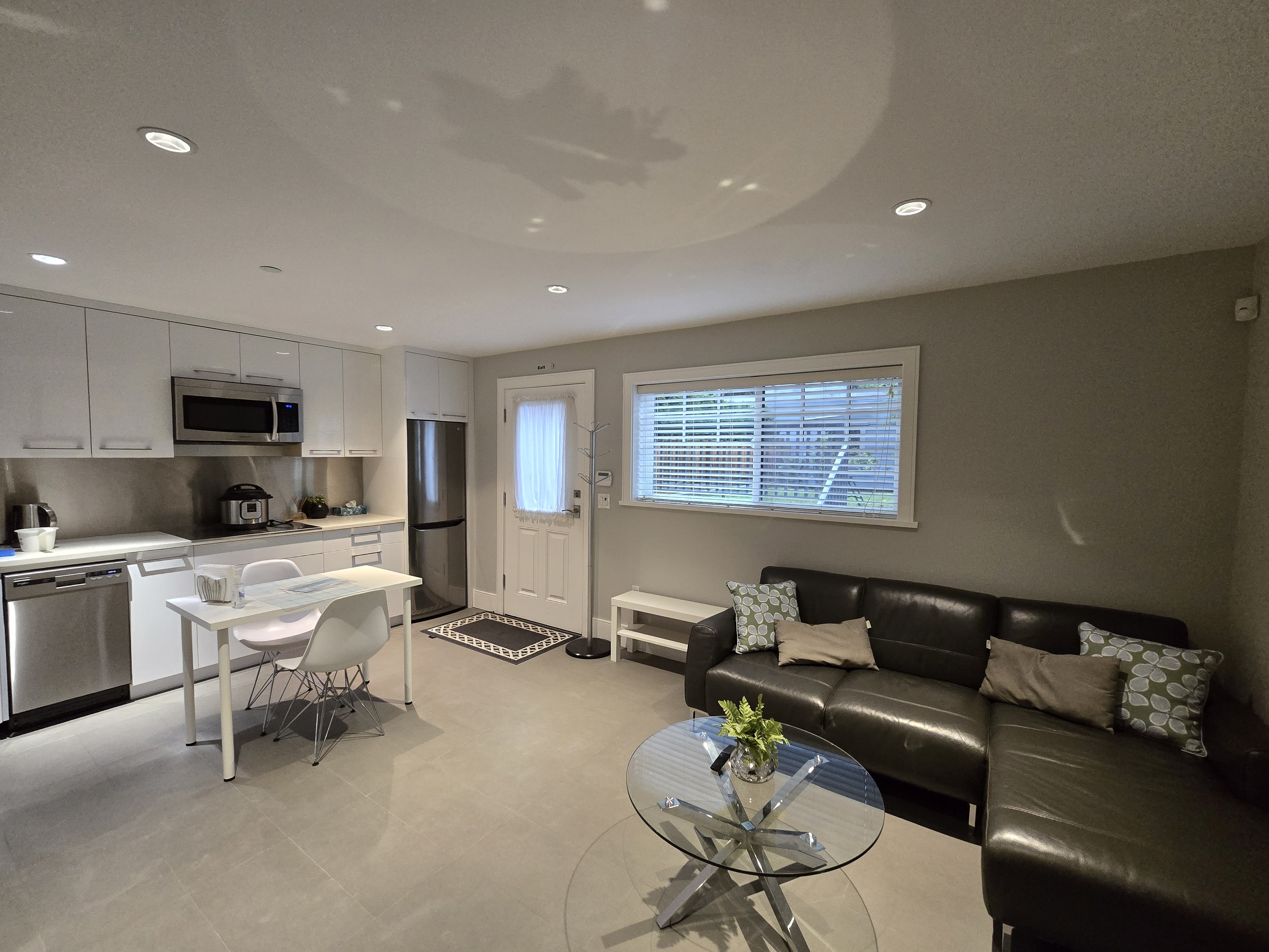 Spacious Modern Private space heart of Kits