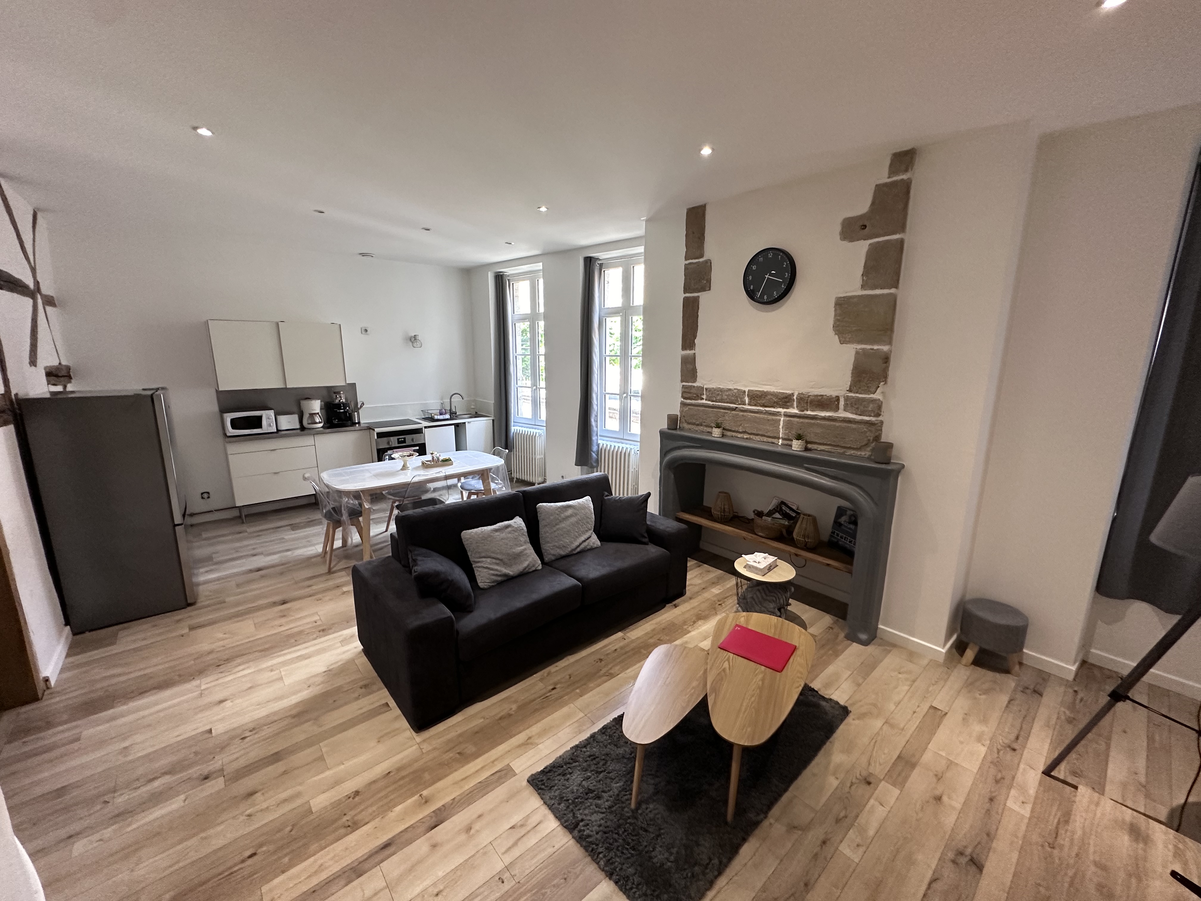 Beautiful apartment in the heart of town/20min from Le Pal