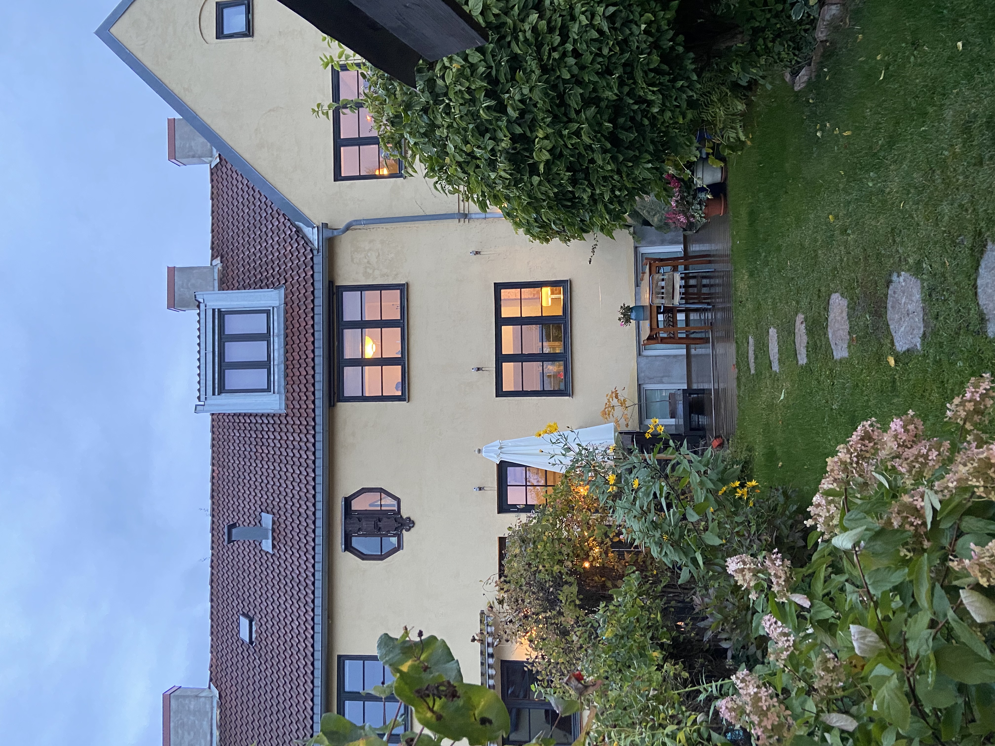 Cozy and Central Town house with beautiful garden in Gamle Oslo, Oslo