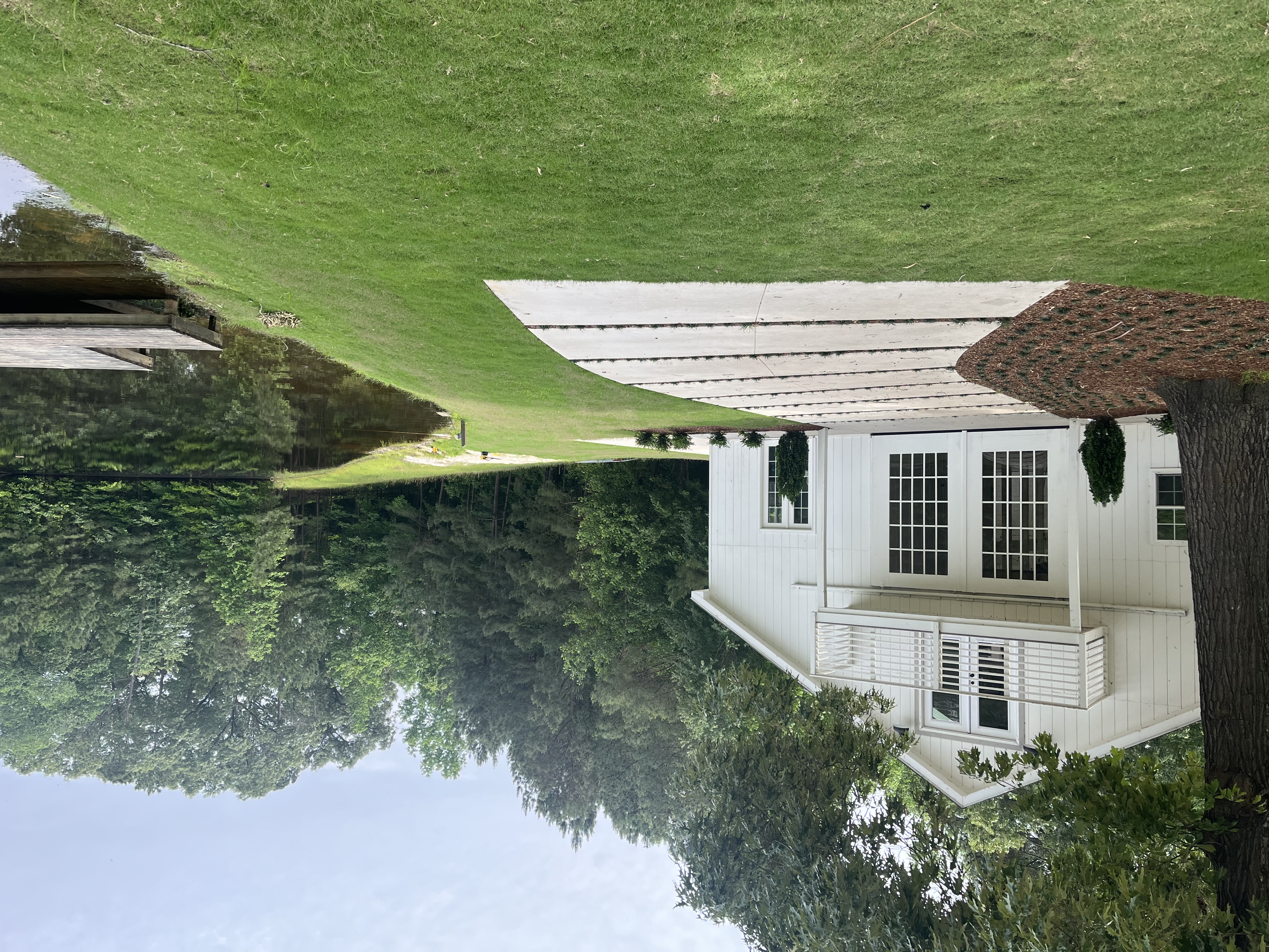 Cozy in Carthage - Barn top Apt (Pond Side)