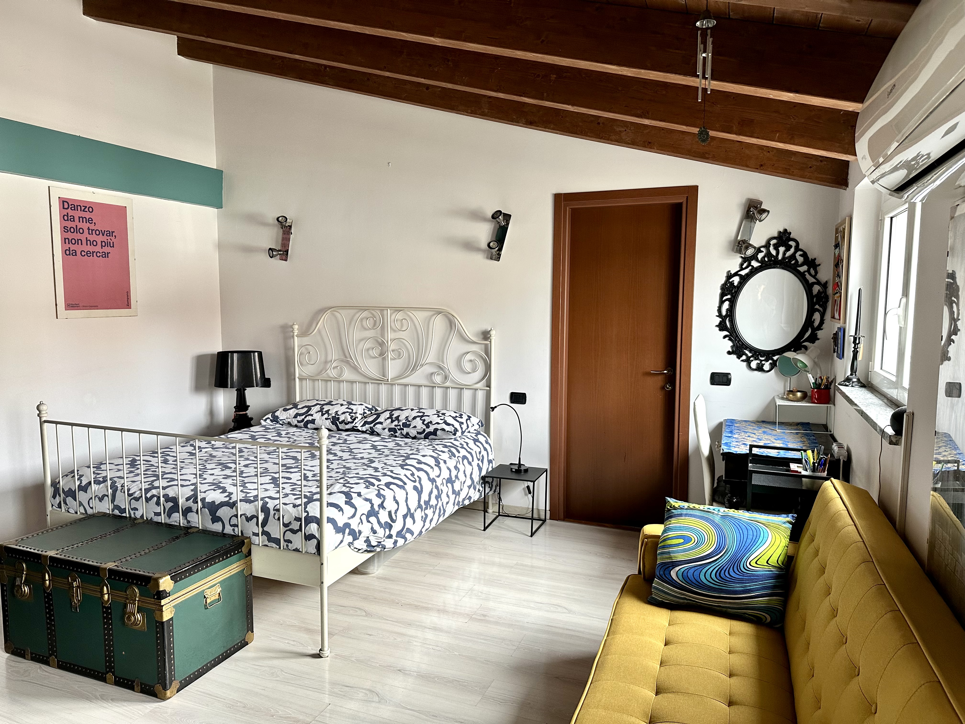 Loft Isola Farini Private Parking -The StyleStudio in FARINI, Milan