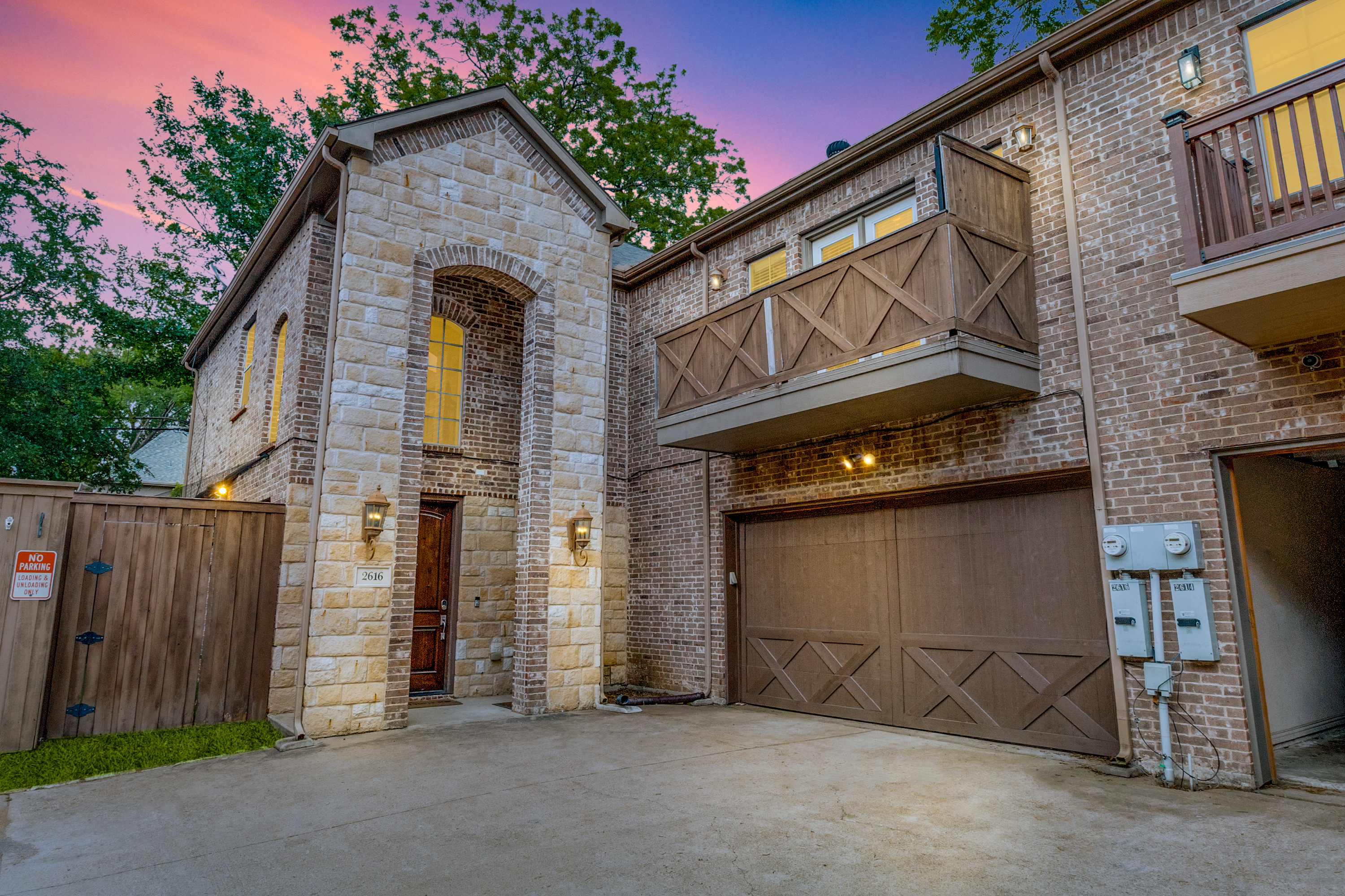 Ultra Walkable 4BR | 75" TV to Watch World Cup in District 2, Dallas
