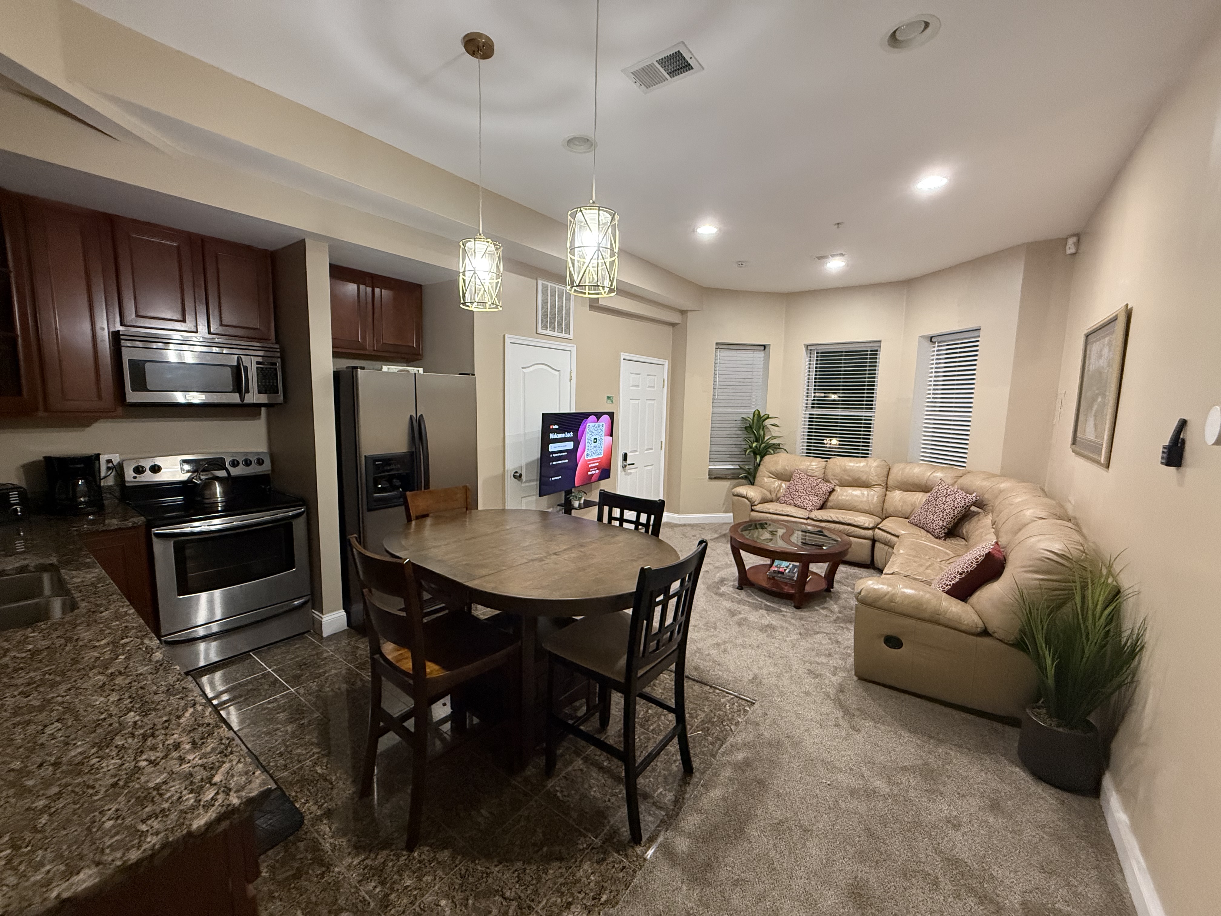 Beautiful, Private 3BR. 3BA with Gated Parking in Howard University, Le Droit Park, Cardozo/Shaw, Washington Dc