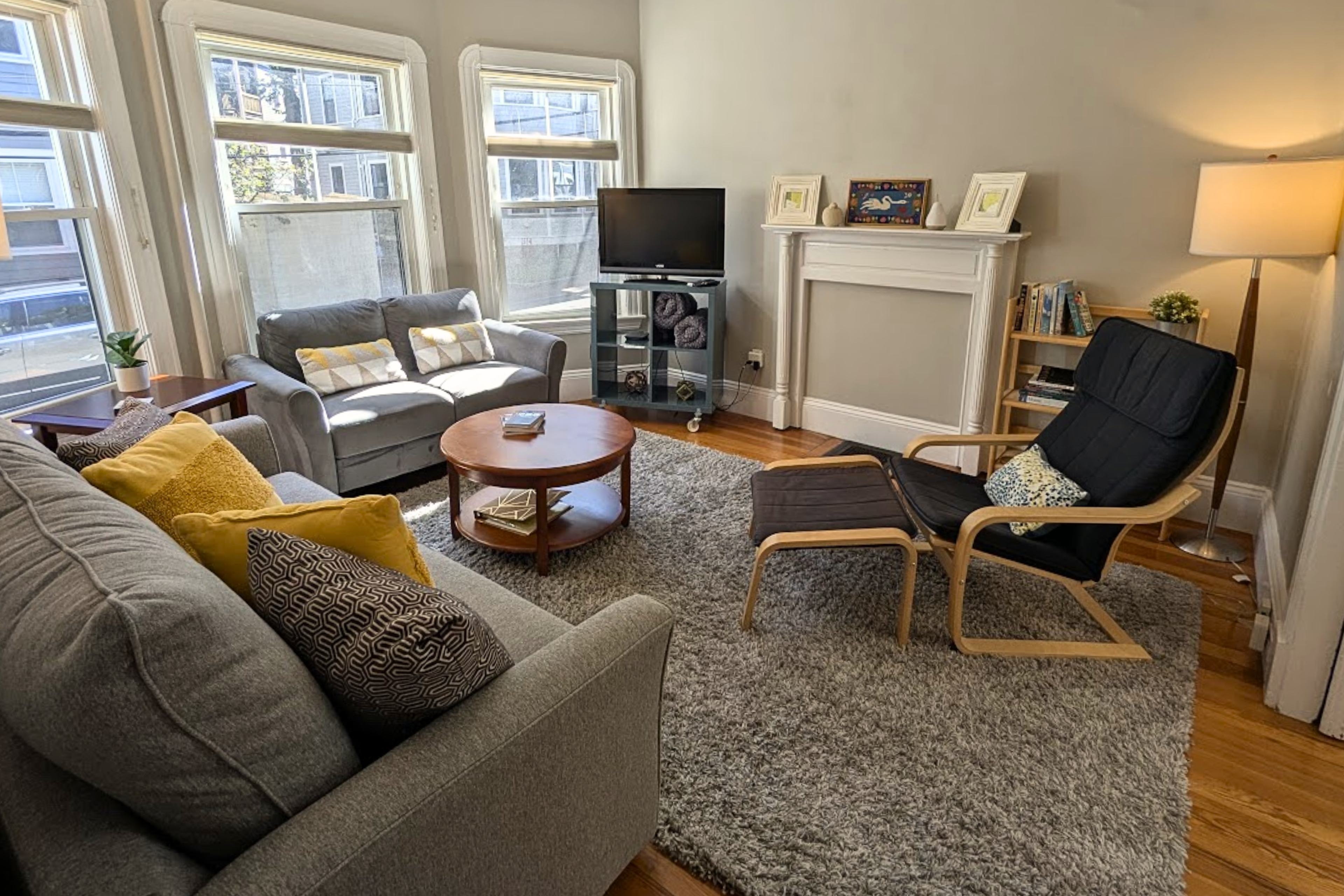 Cambridge Charm - Walk to Harvard, Self Check-In in Agassiz, Cambridge