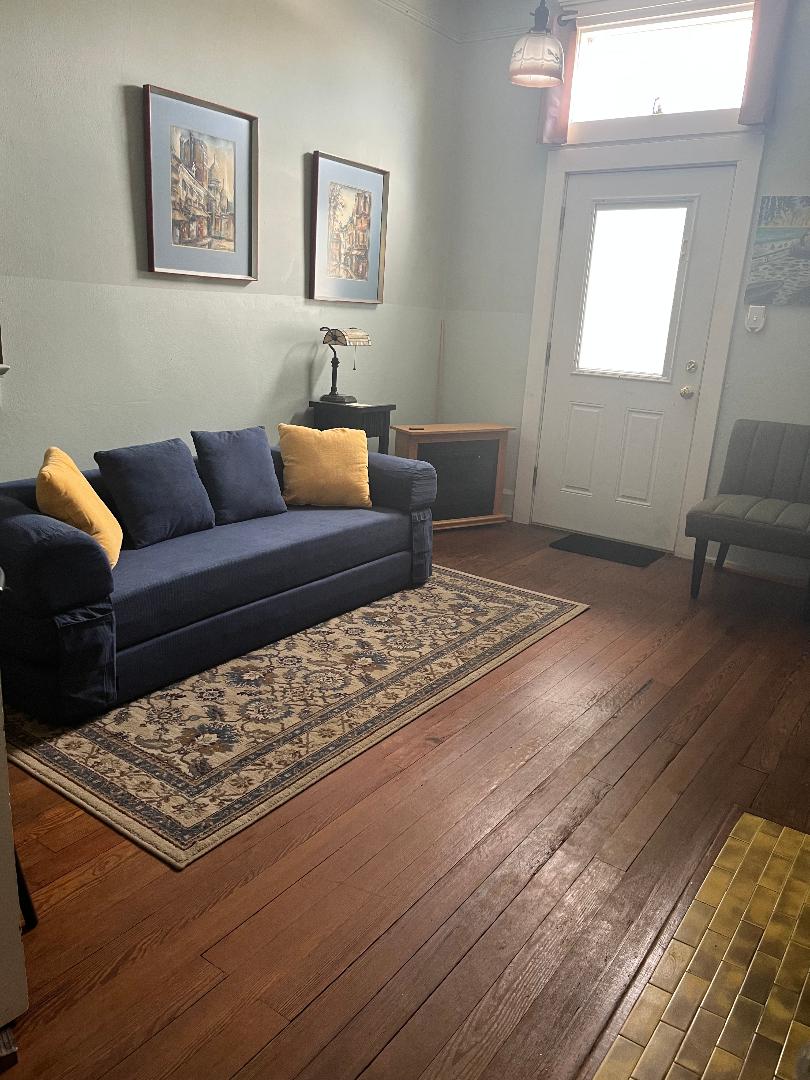 1 month $900 1 person (more $ Carnival/Fests) in Leonidas, New Orleans