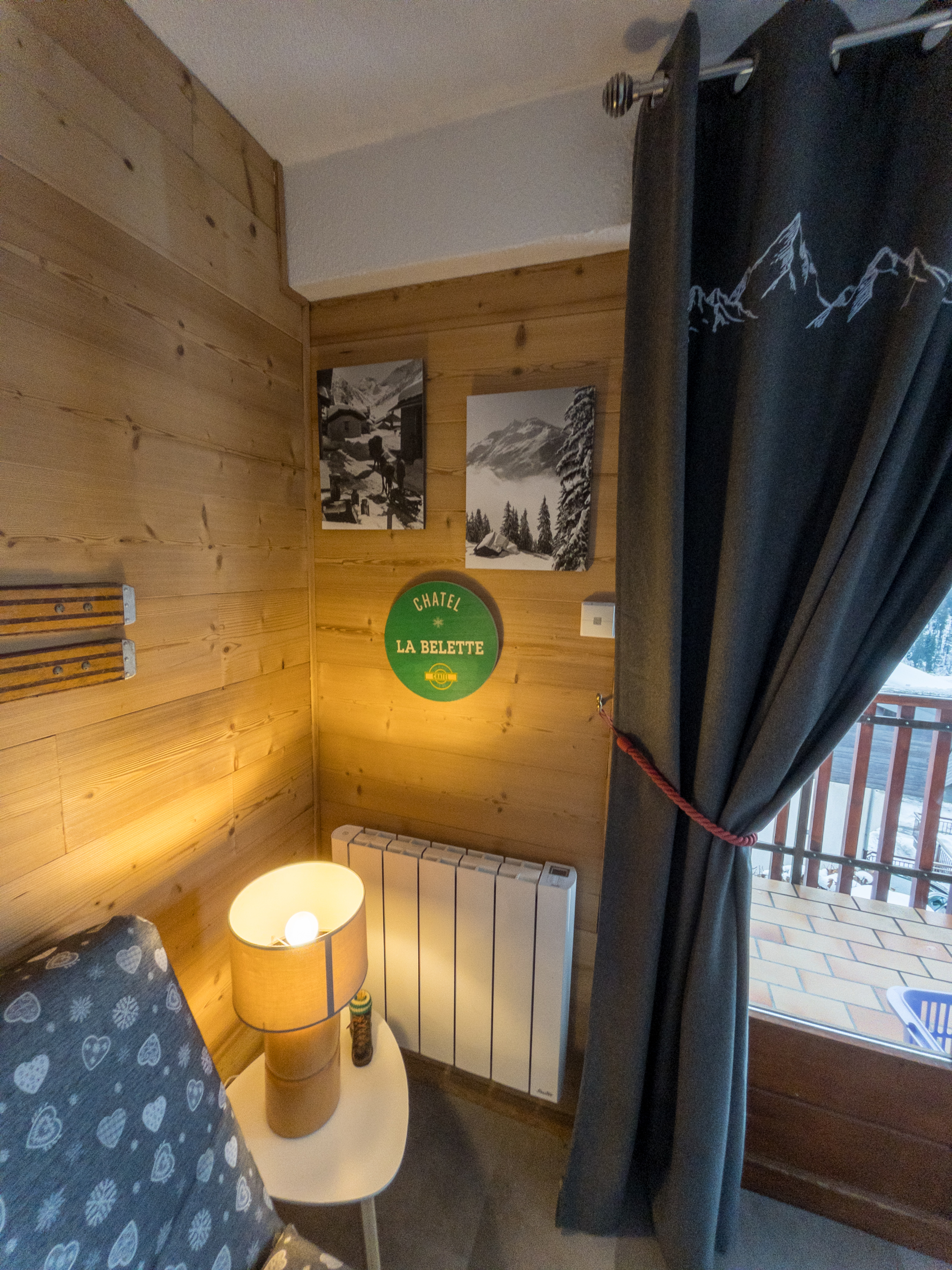 4 to 6 seater apartment near the center and Vonnes