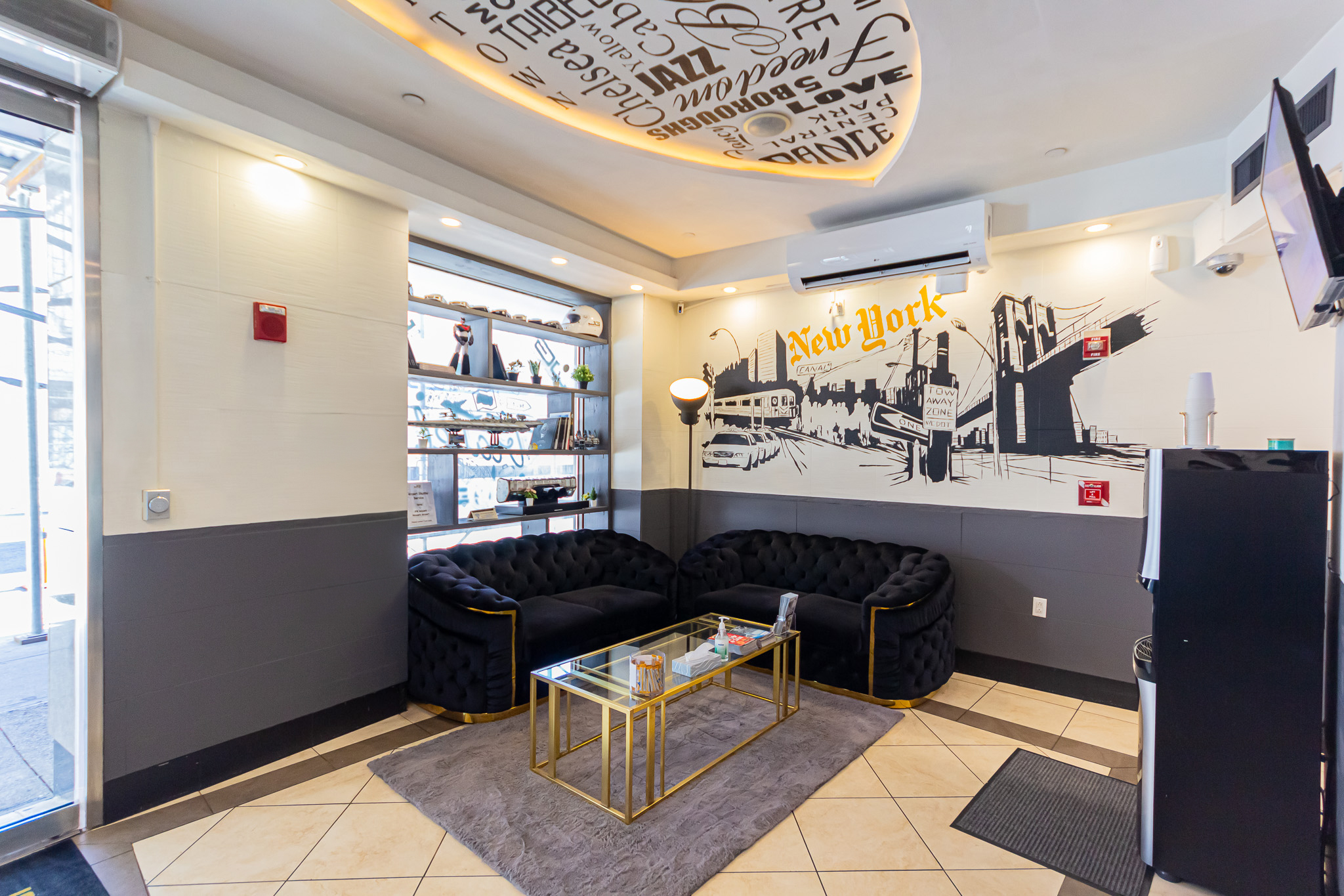 SoHo Boutique Queen Room | Near Little Italy