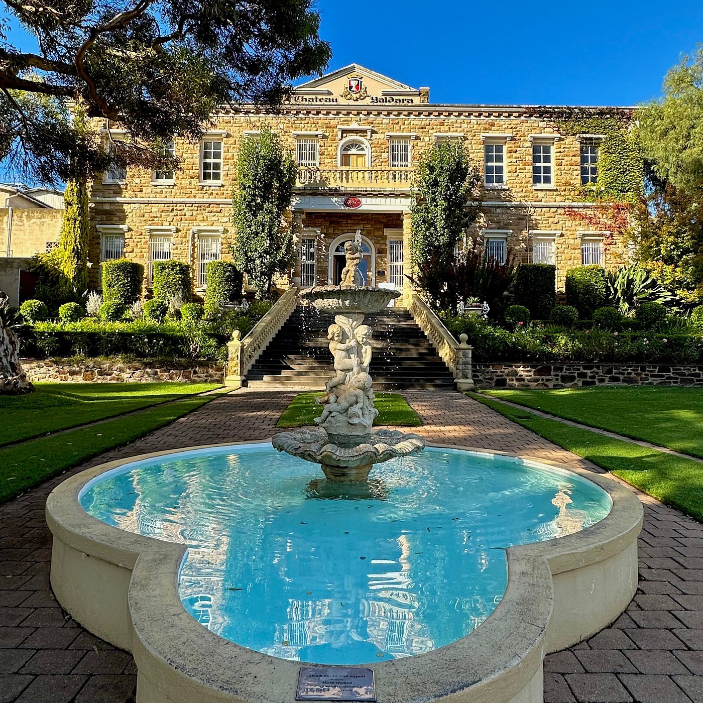 Yaldara House - House next to a Chateau in Lyndoch, Barossa Valley