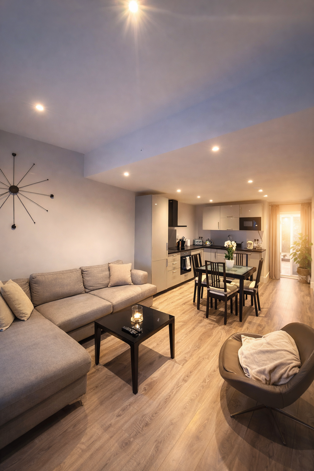 Luxury large stylish 2 bed apt, Sandymount village